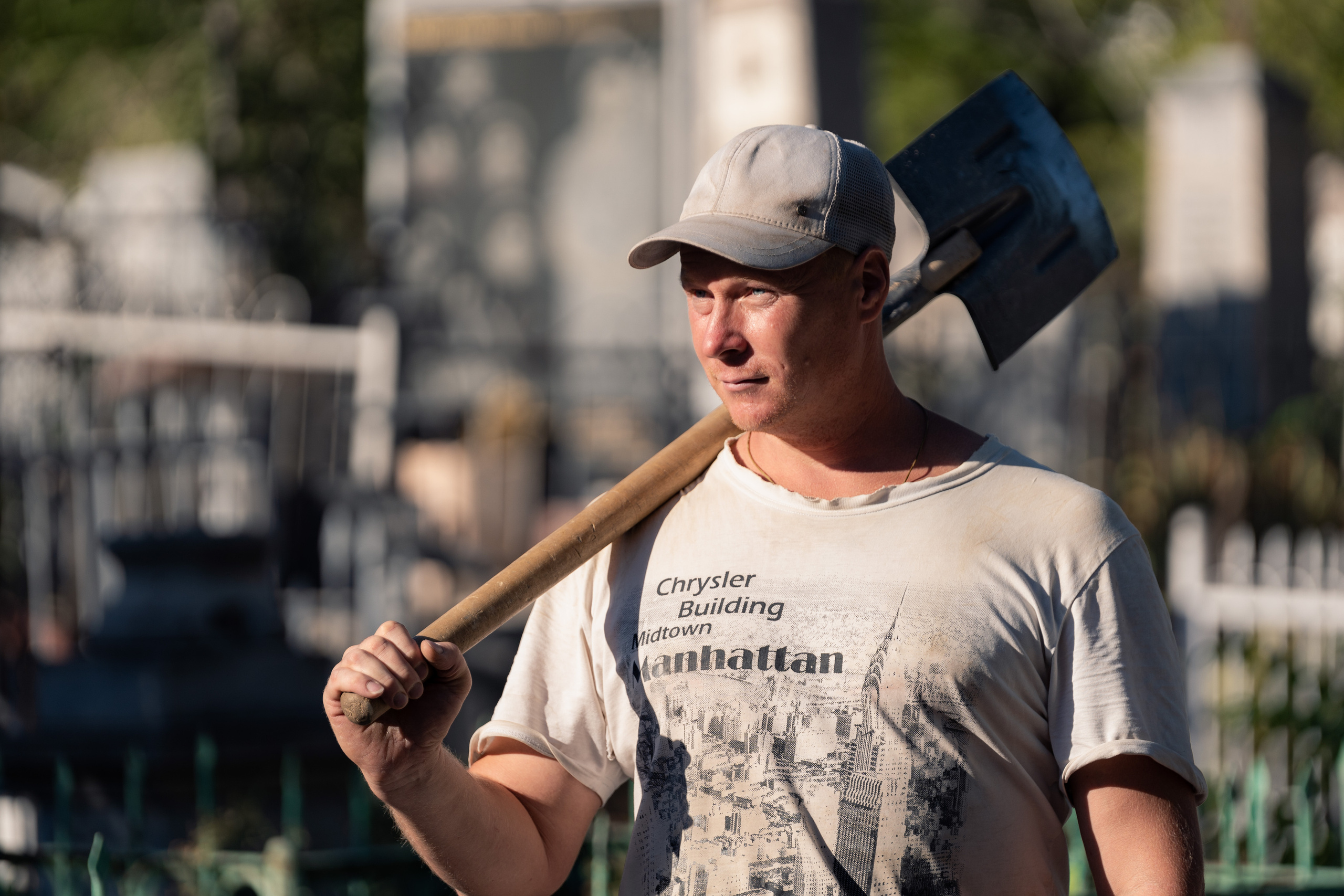 Клиент всегда мёртв: профессия — могильщик. Георгий Намазов | Фотограф в Ташкенте