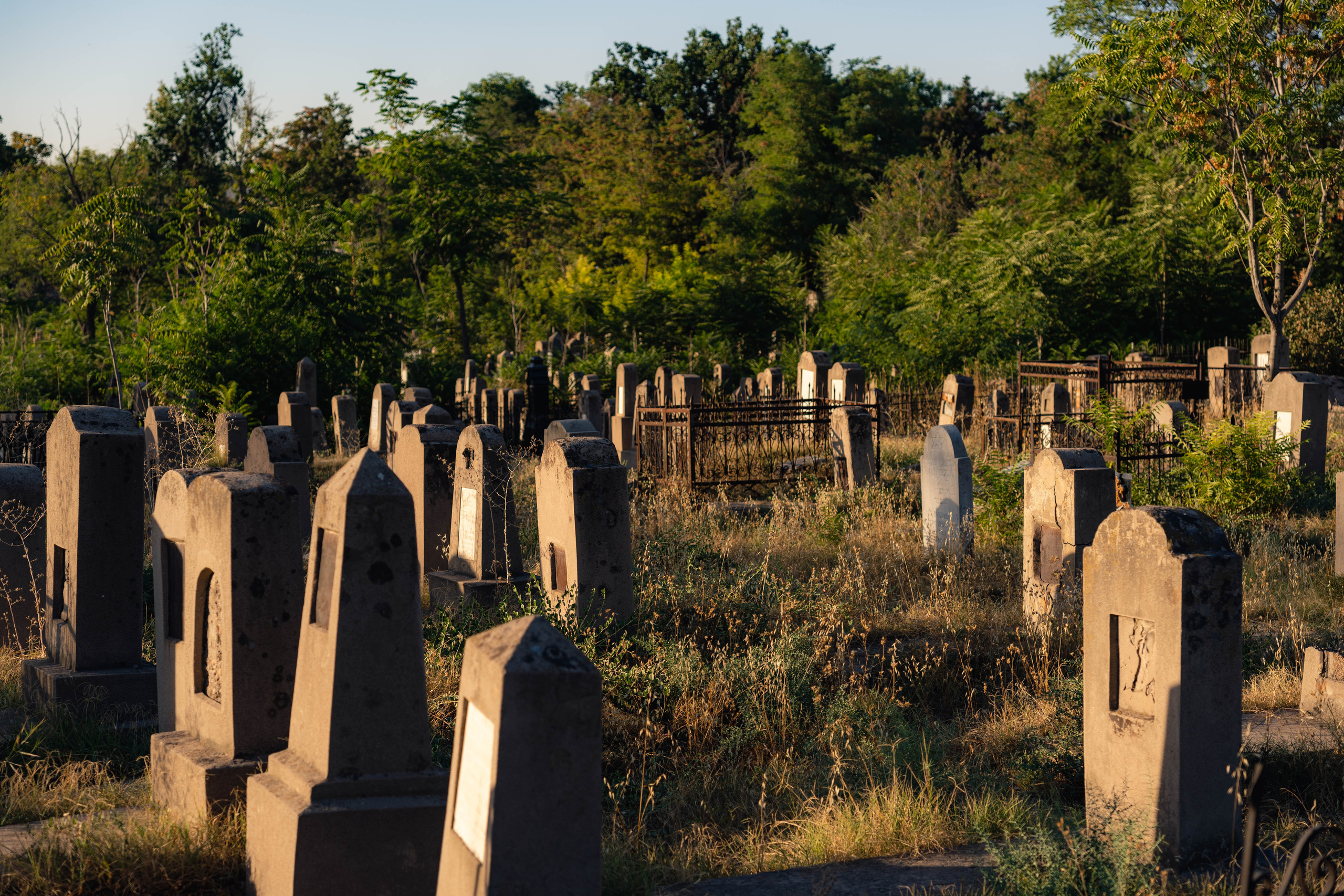 Клиент всегда мёртв: профессия — могильщик. Георгий Намазов | Фотограф в Ташкенте