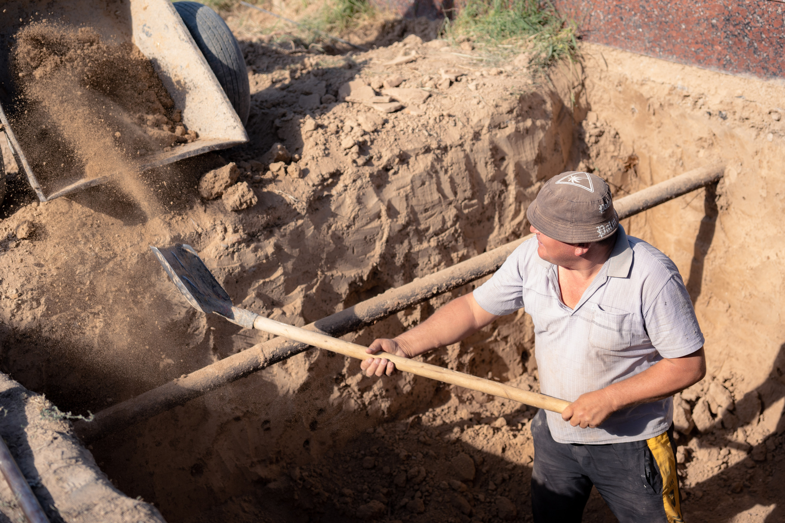 Клиент всегда мёртв: профессия — могильщик. Георгий Намазов | Фотограф в Ташкенте