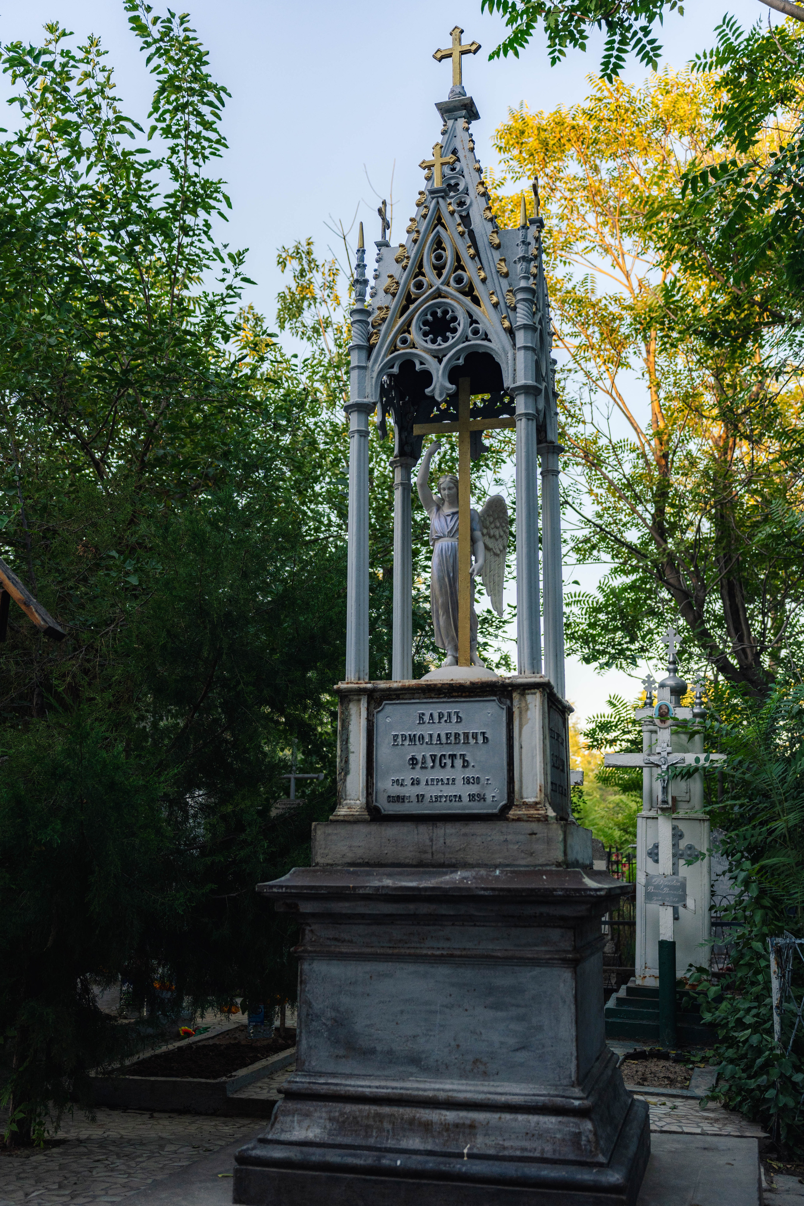 Клиент всегда мёртв: профессия — могильщик. Георгий Намазов | Фотограф в Ташкенте
