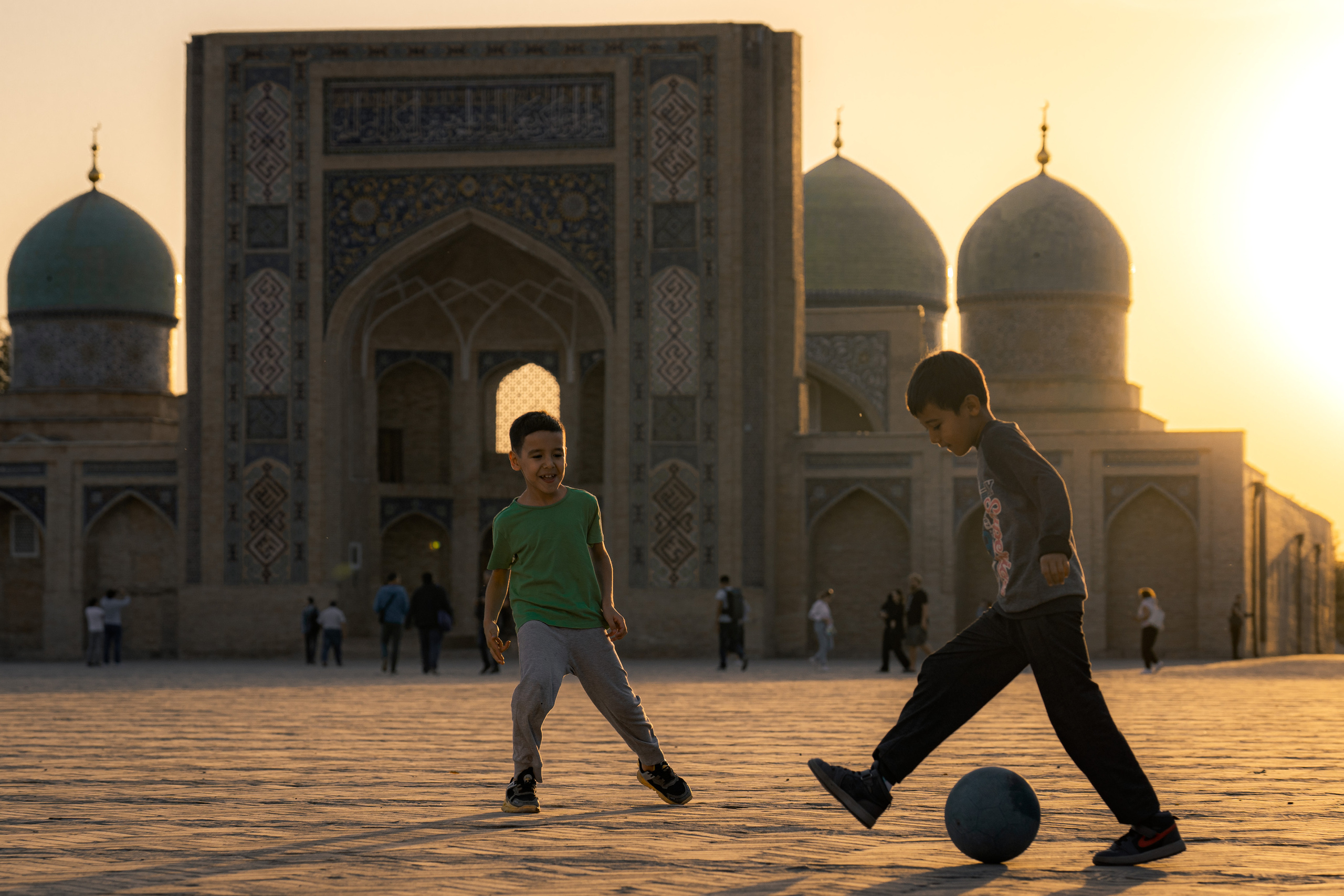 Игра на закате. Георгий Намазов | Фотограф в Ташкенте