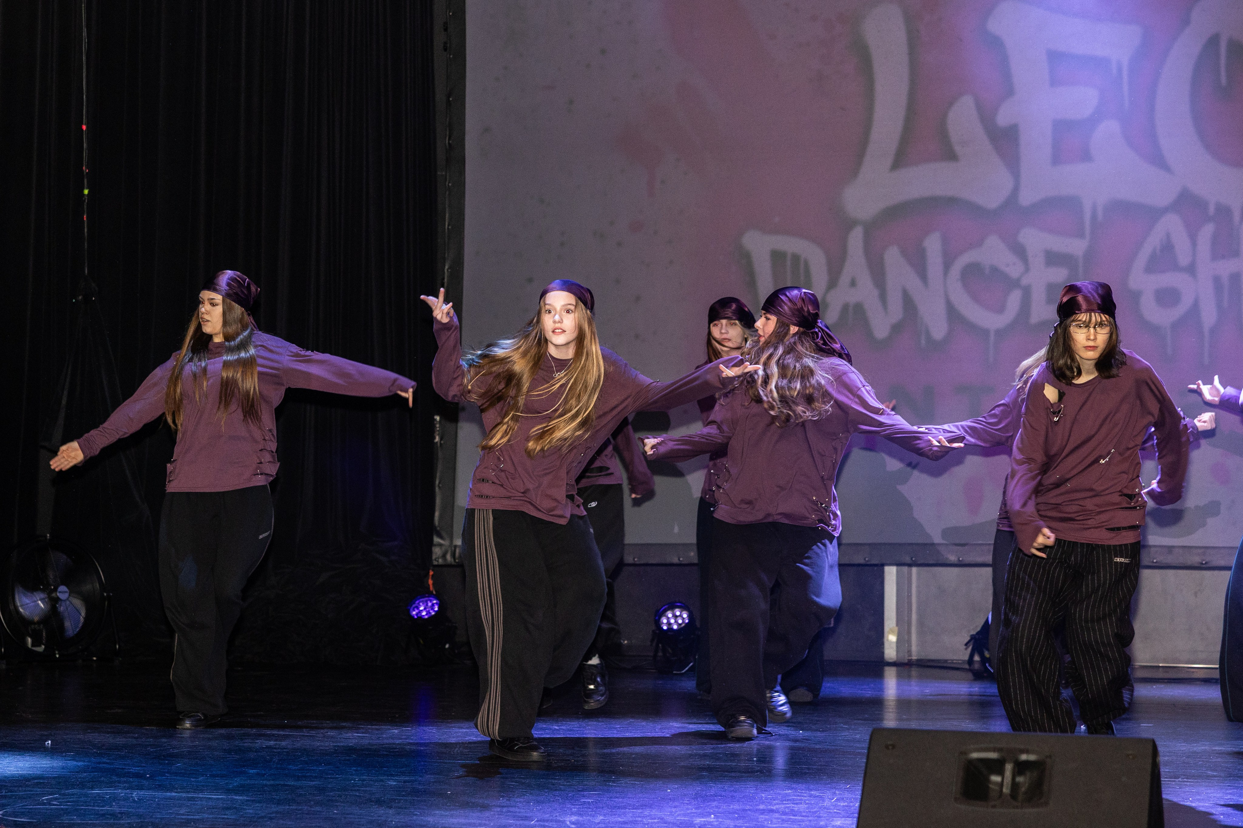 LEO DANCE SHOW WINTER 2025. Семейный и детский фотограф в Варшаве Мила Бобровская