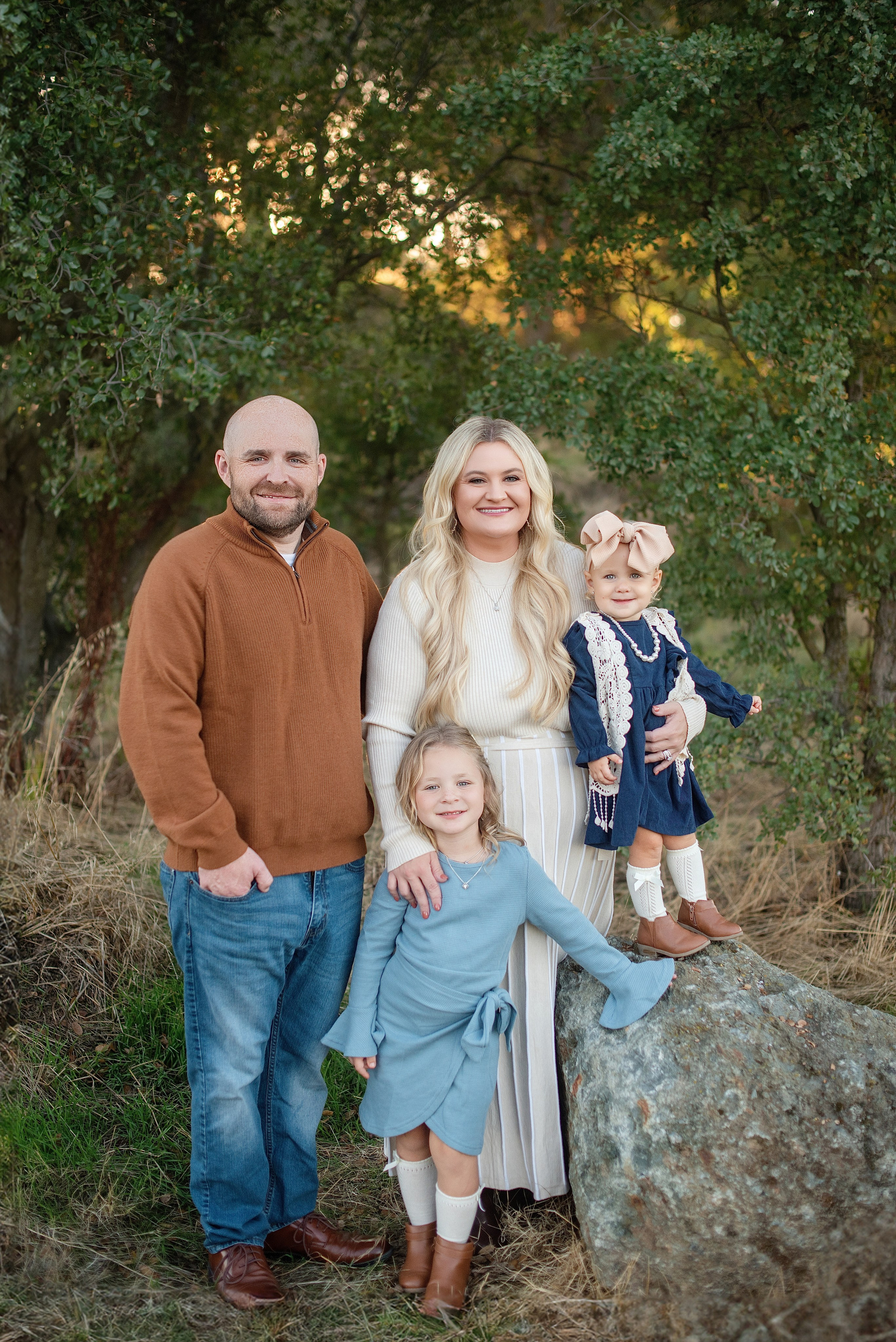 Family photos Location. Family photographer in Roseville, Rocklin, Folsom, Sacramento