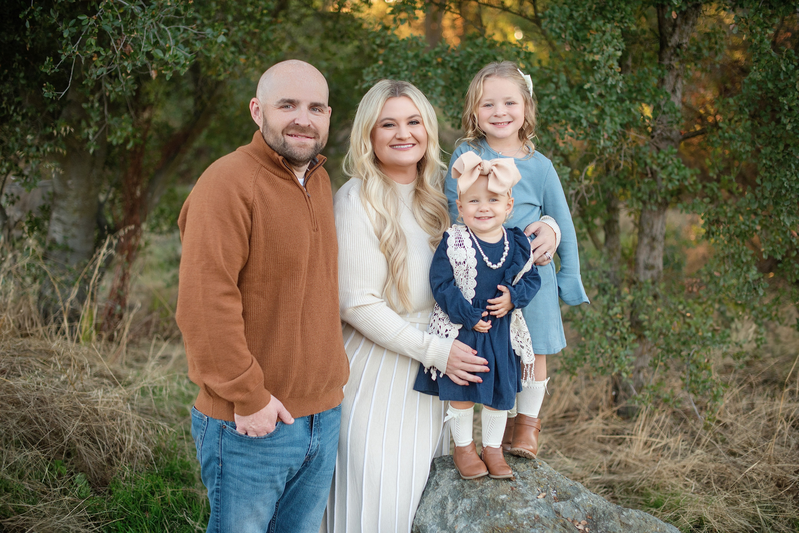 Family photos Location. Family photographer in Roseville, Rocklin, Folsom, Sacramento