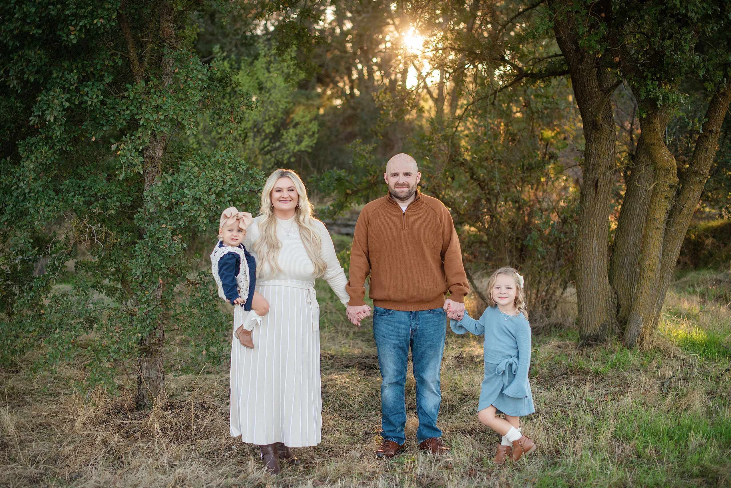 Family photos Location. Family photographer in Roseville, Rocklin, Folsom, Sacramento