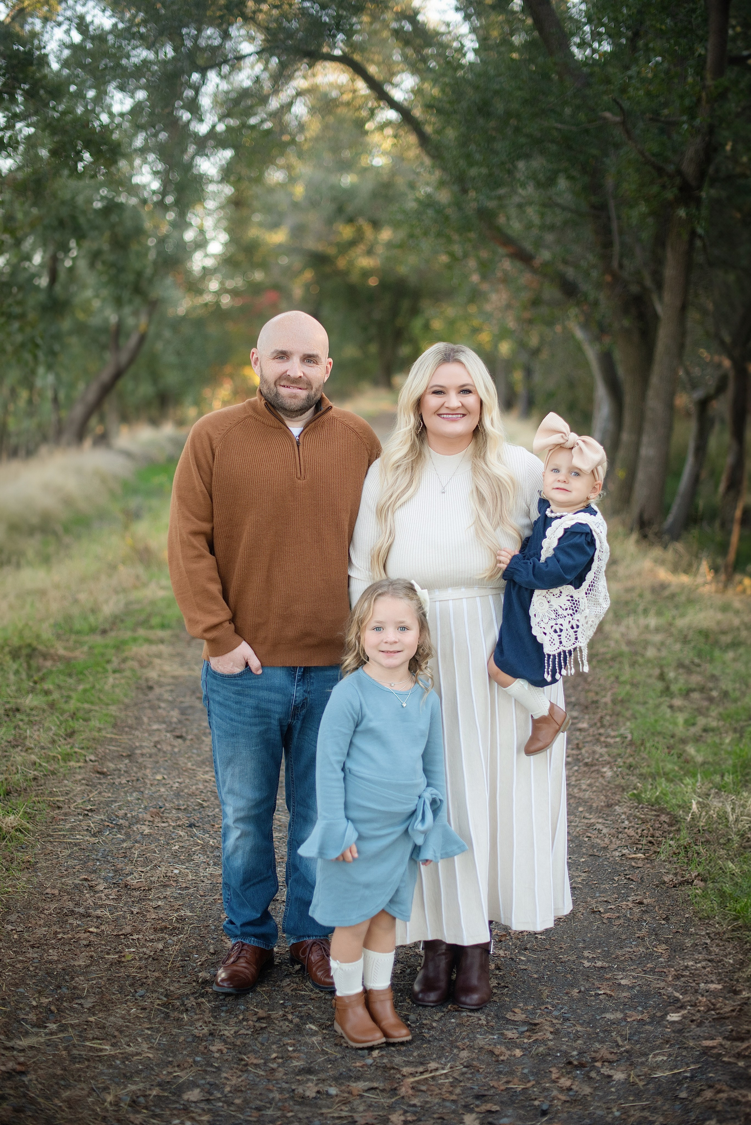 Family photos Location. Family photographer in Roseville, Rocklin, Folsom, Sacramento
