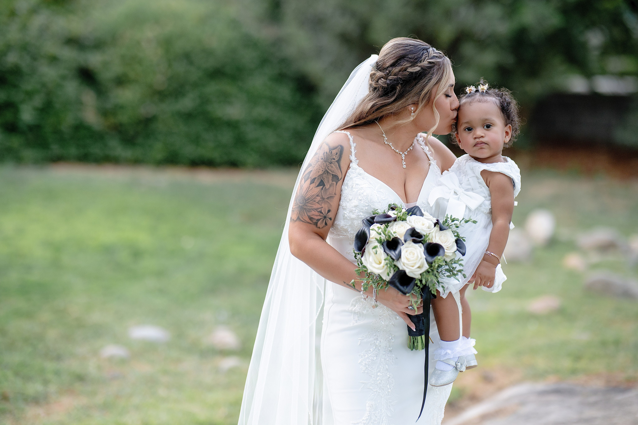 Mini Wedding Photography in Roseville & Surrounding Areas. Family photographer in Roseville, Rocklin, Folsom, Sacramento