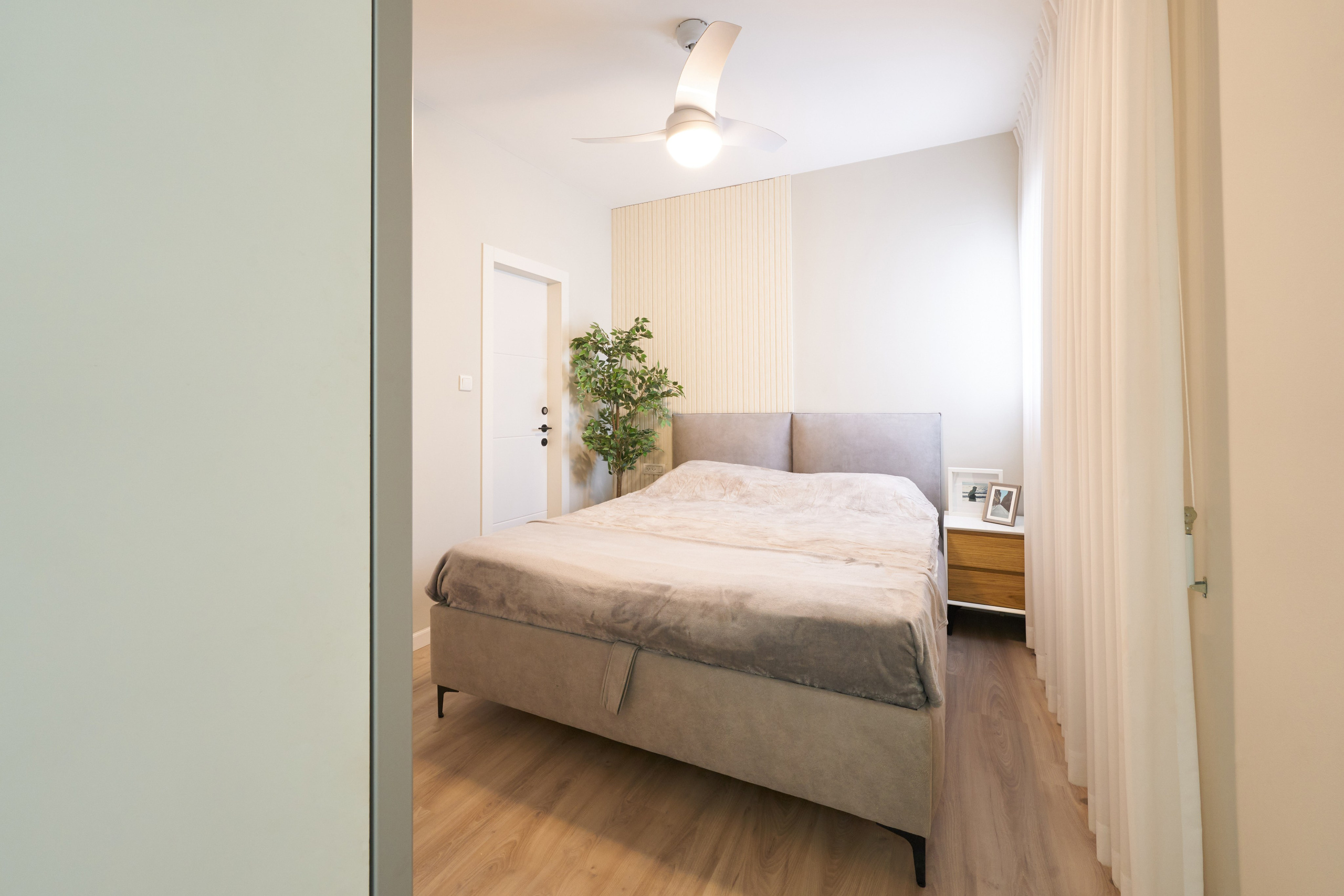 Interior. צלם אלכס ברט בישראל