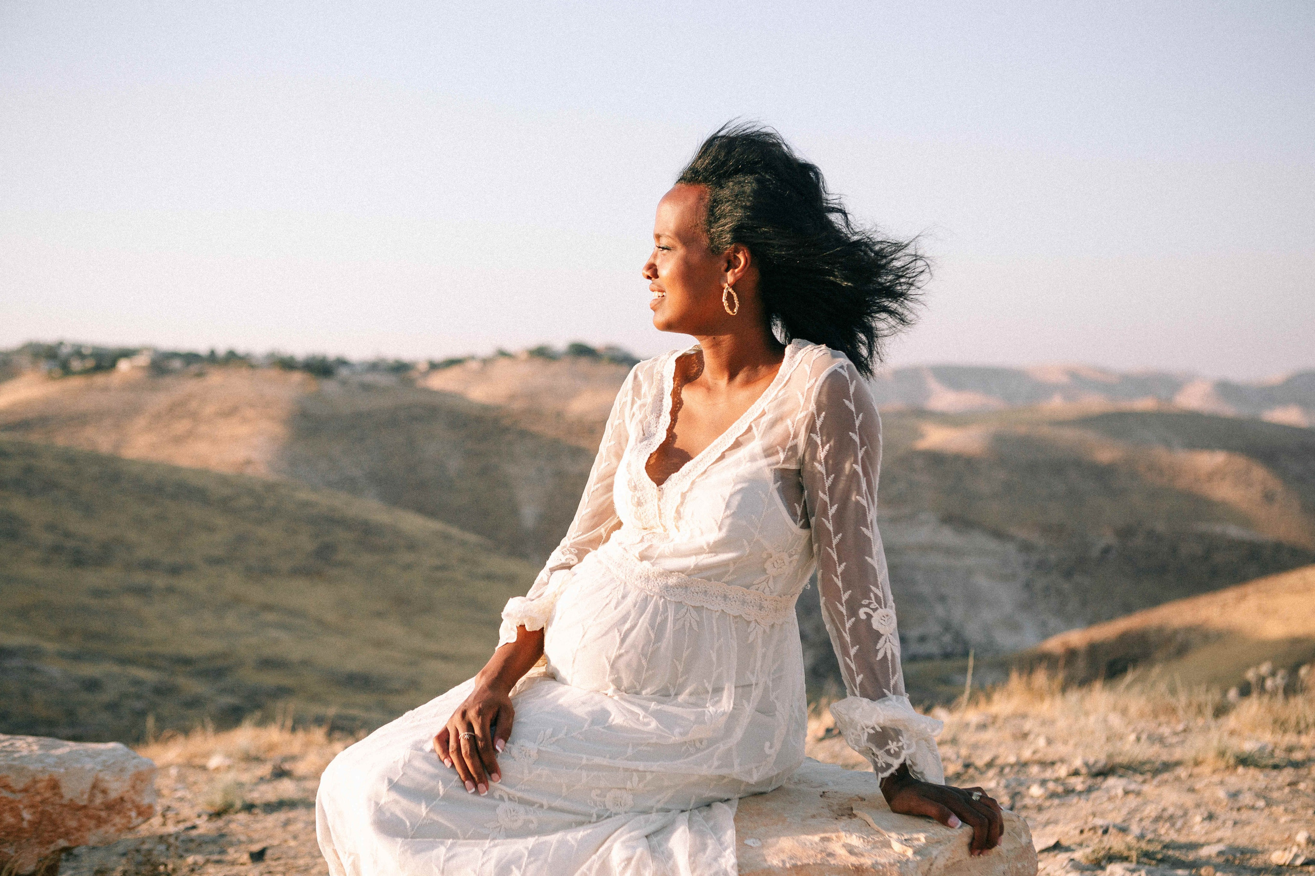 PHOTO SESSION IN THE DESERT NEAR MAALE ADUMIM. PHOTOGRAPHER IN ISRAEL