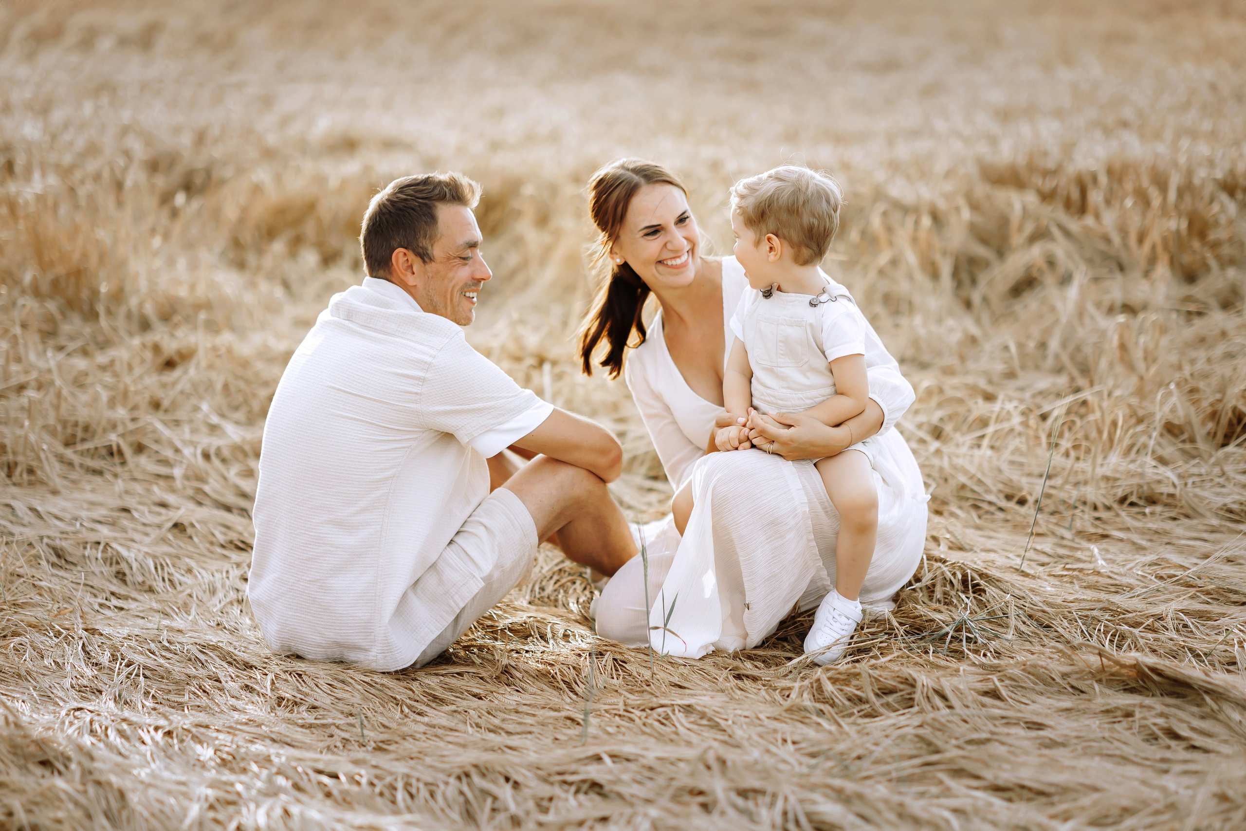 AUF DEM KORNFELD. Family Fotografer in München und Umgebung