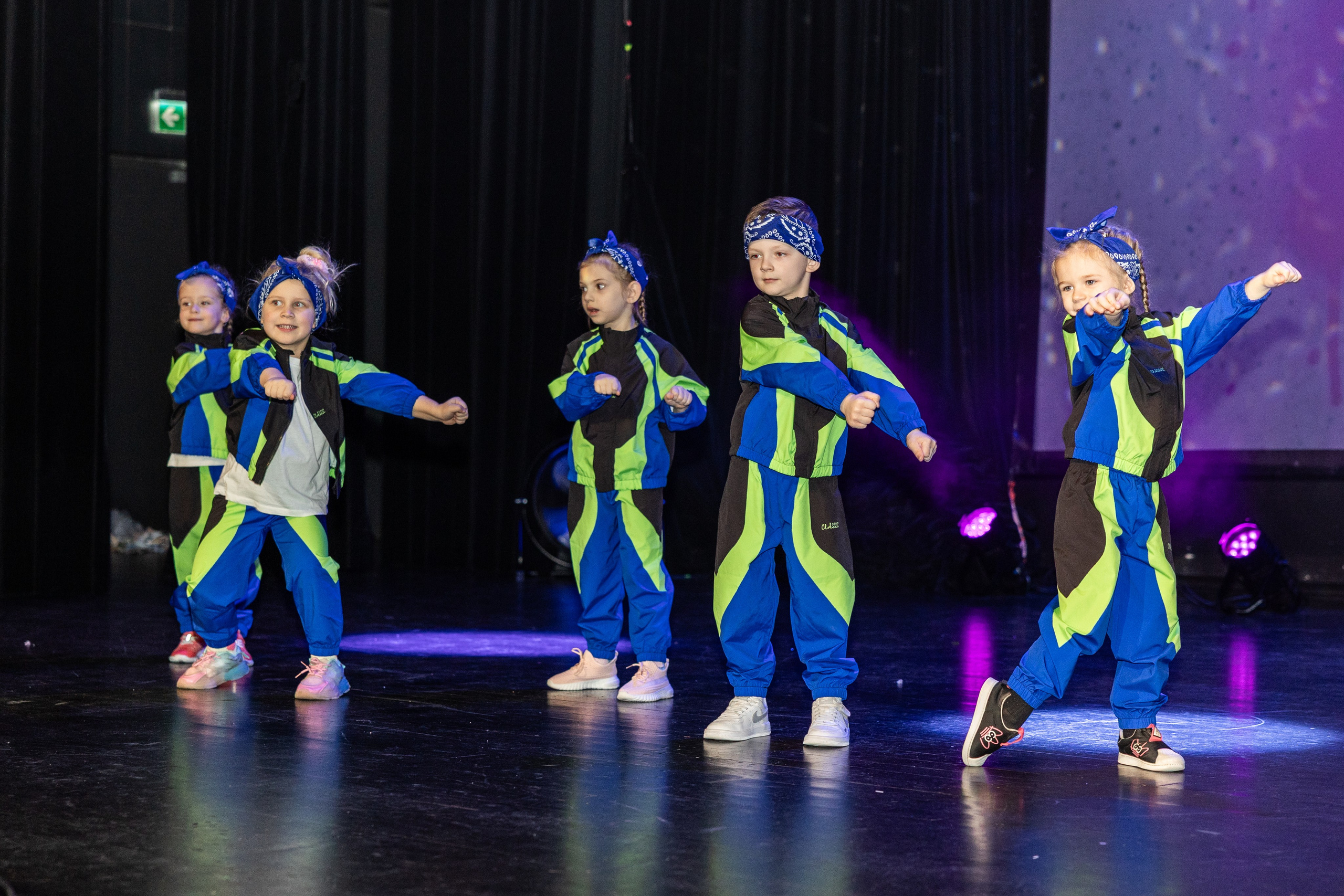 LEO DANCE SHOW WINTER 2025. Семейный и детский фотограф в Варшаве Мила Бобровская