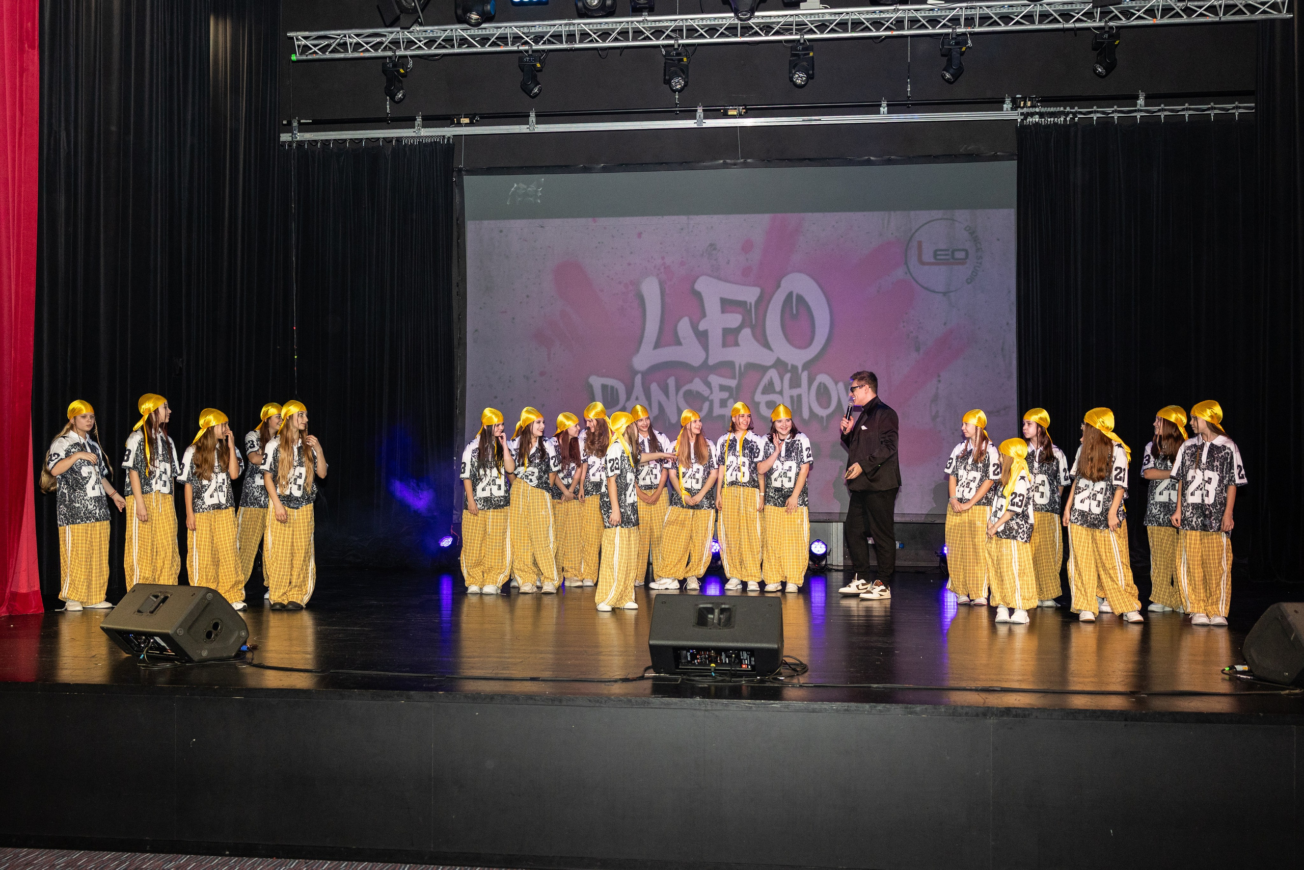 LEO DANCE SHOW WINTER 2025. Семейный и детский фотограф в Варшаве Мила Бобровская