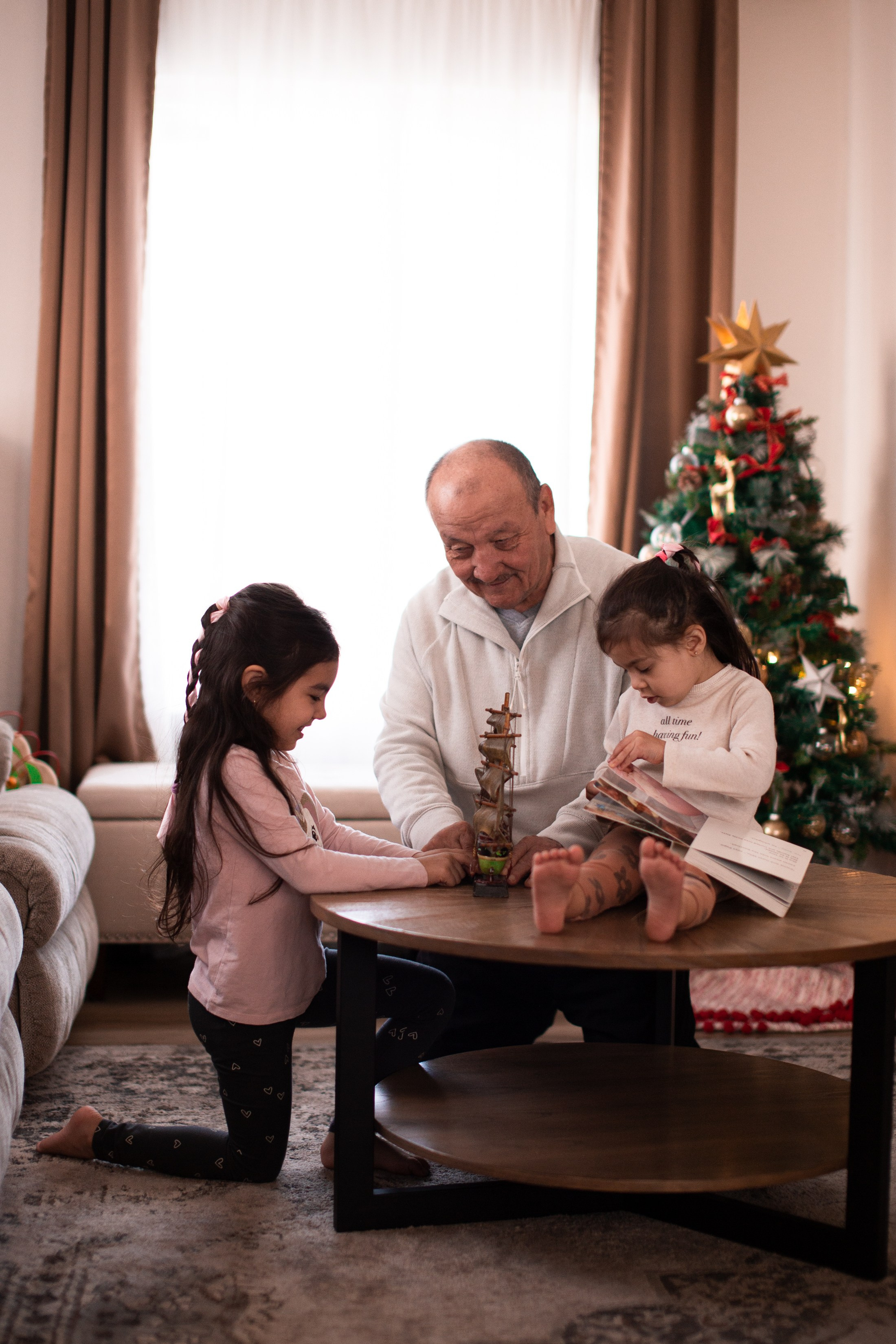 Shirin & her family. Wedding & elopement photographer Viktoriya Kravtsov. Las Vegas