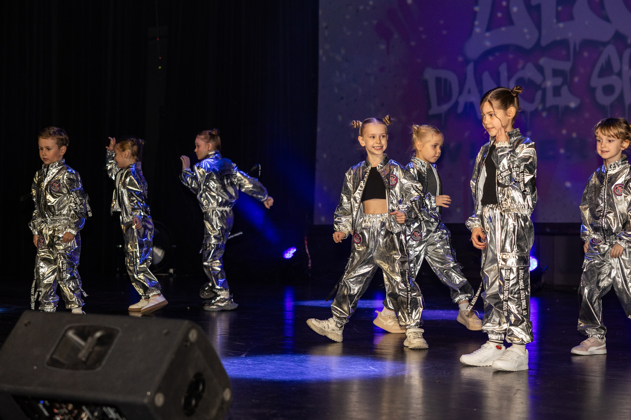 LEO DANCE SHOW WINTER 2025. Семейный и детский фотограф в Варшаве Мила Бобровская