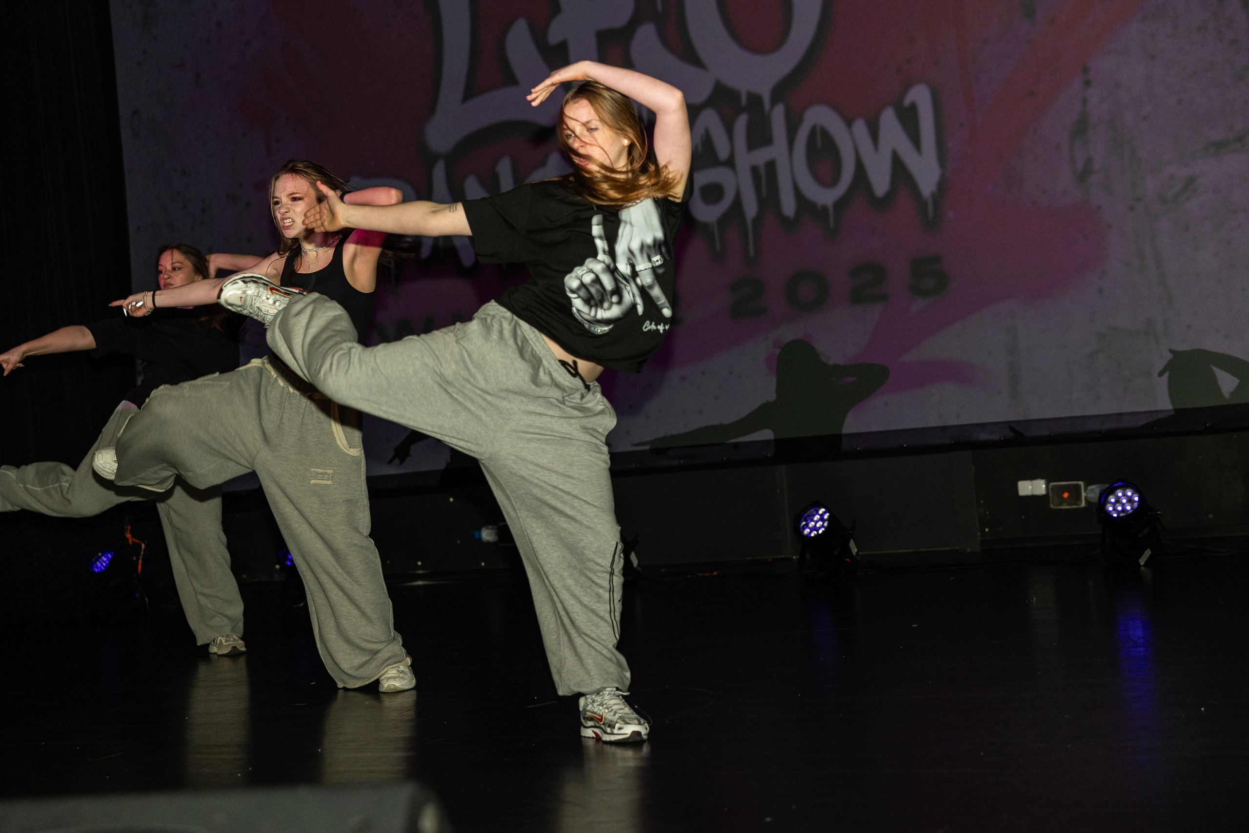 LEO DANCE SHOW WINTER 2025. Семейный и детский фотограф в Варшаве Мила Бобровская