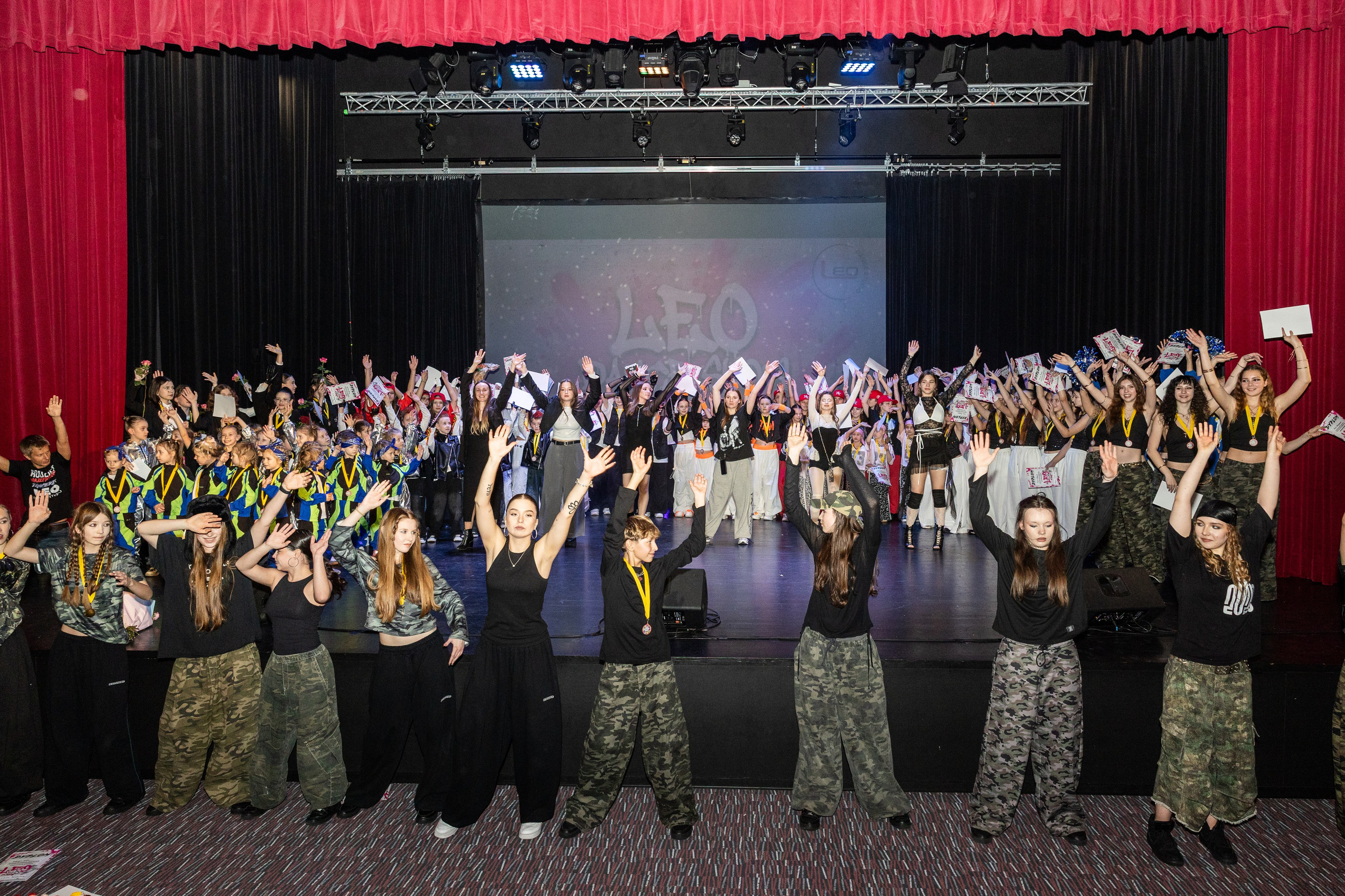 LEO DANCE SHOW WINTER 2025. Семейный и детский фотограф в Варшаве Мила Бобровская