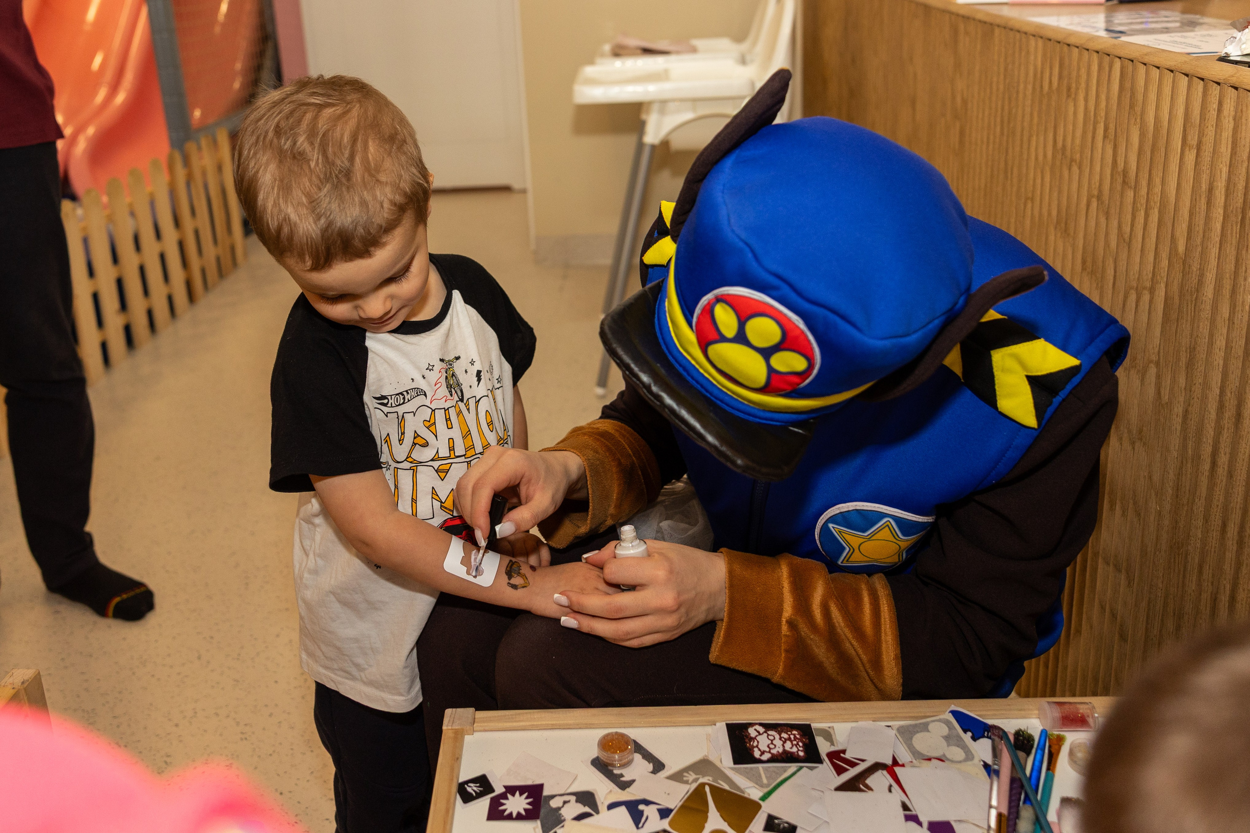 День рождения Артёма 24 января 2026 года. Семейный и детский фотограф в Варшаве Мила Бобровская