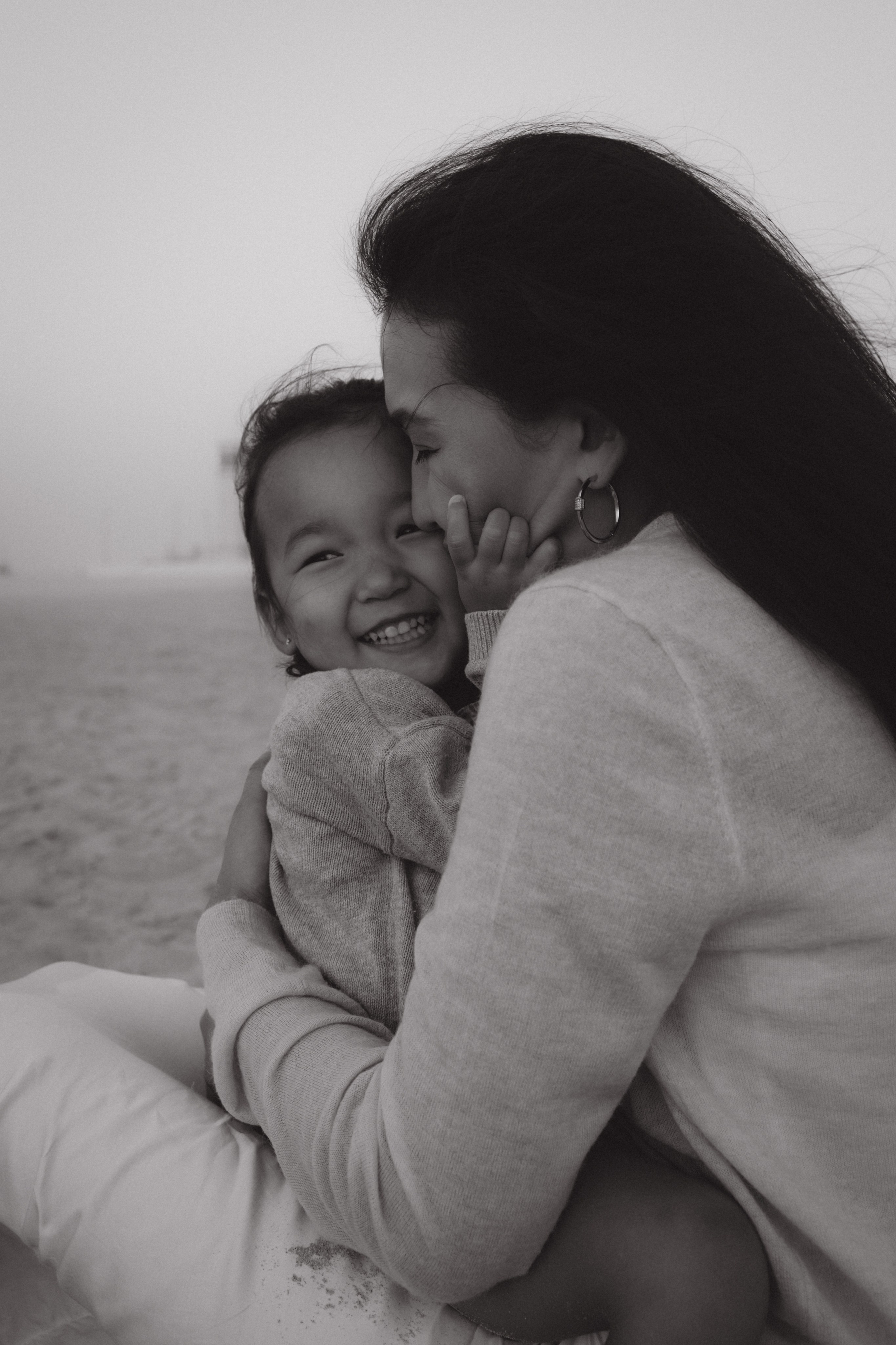 Mother’s love. Фотограф родов, семей и новорожденных малышей в Дубае