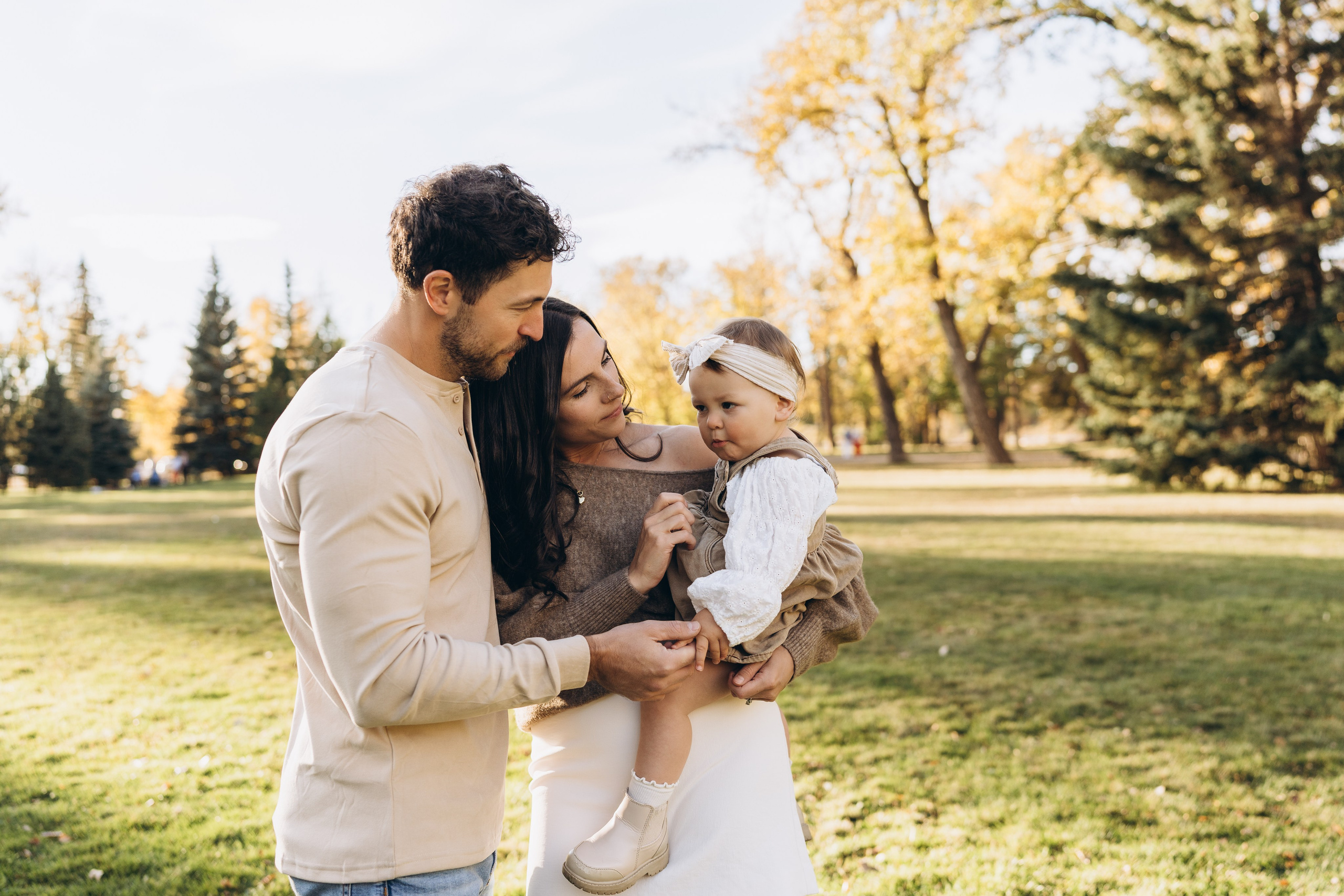 Jess & fam. Calgary Wedding & Lifestyle Photographer — Yevhen Polishchuk
