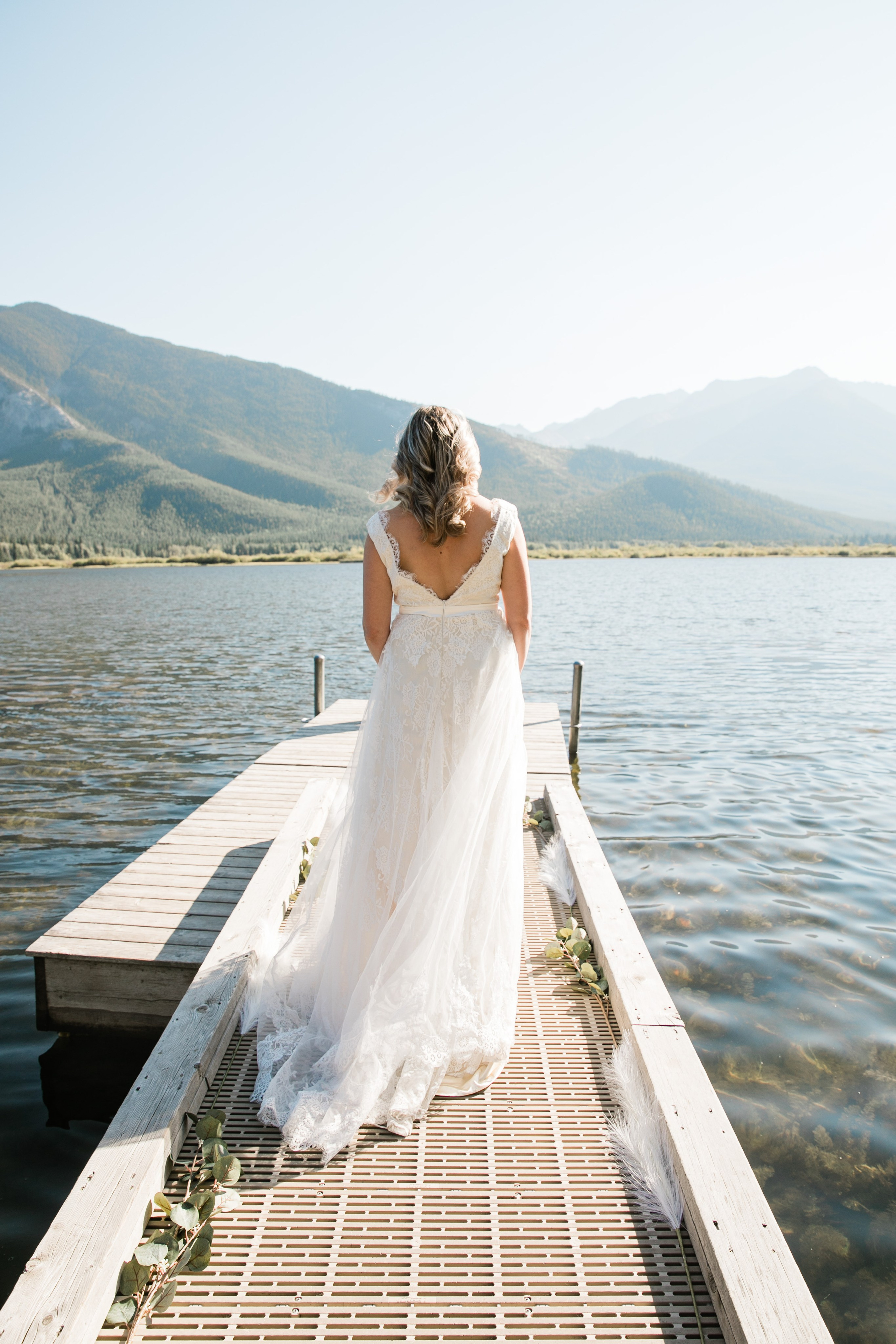 Dakota & Jarrett Wedding — Vermilion Lakes. Fotografía accesible en Calgary