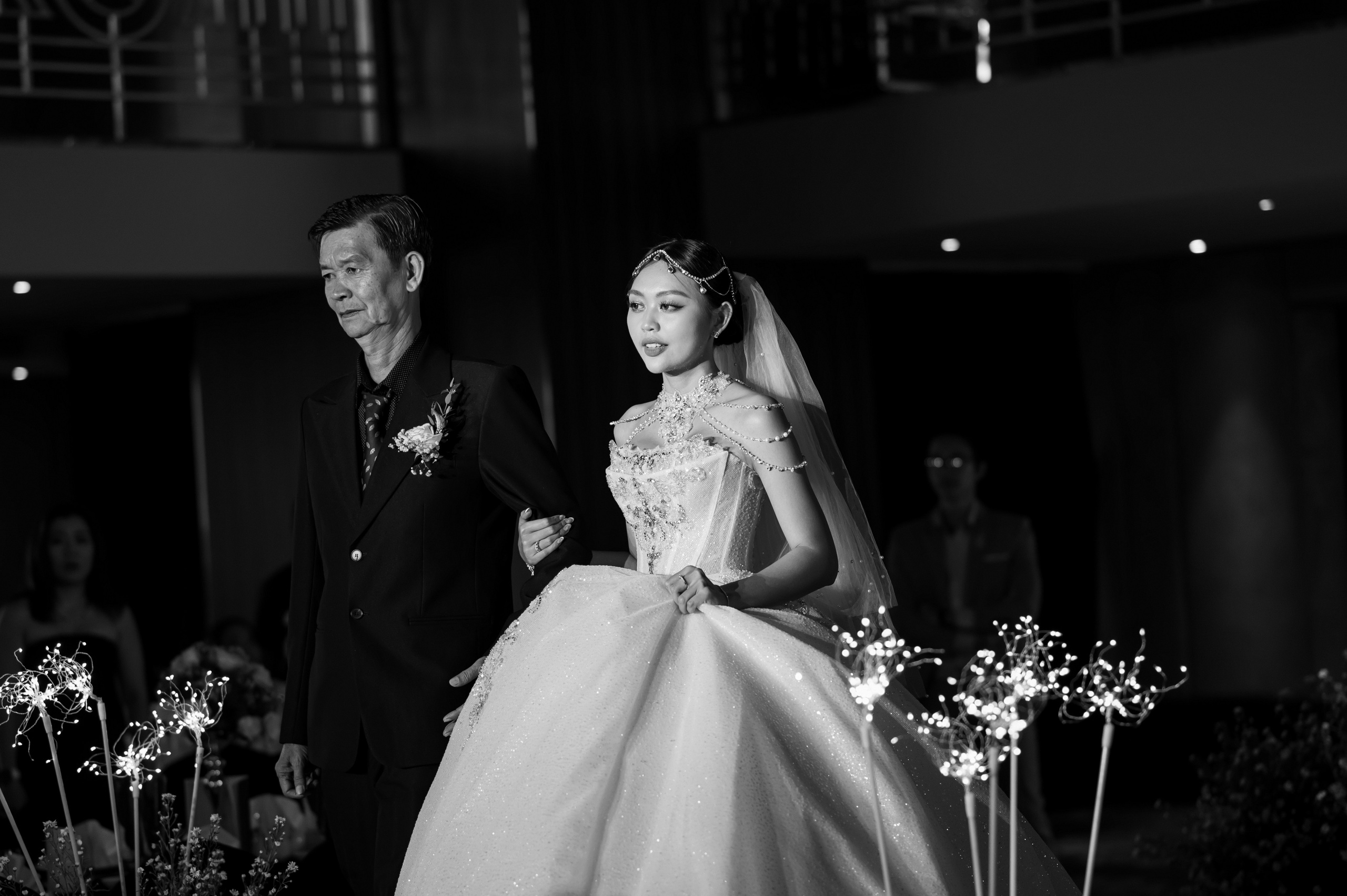 KHANG & QUYEN / Lavela Hotel. Saigon Wedding Present | Art Beyond Moments