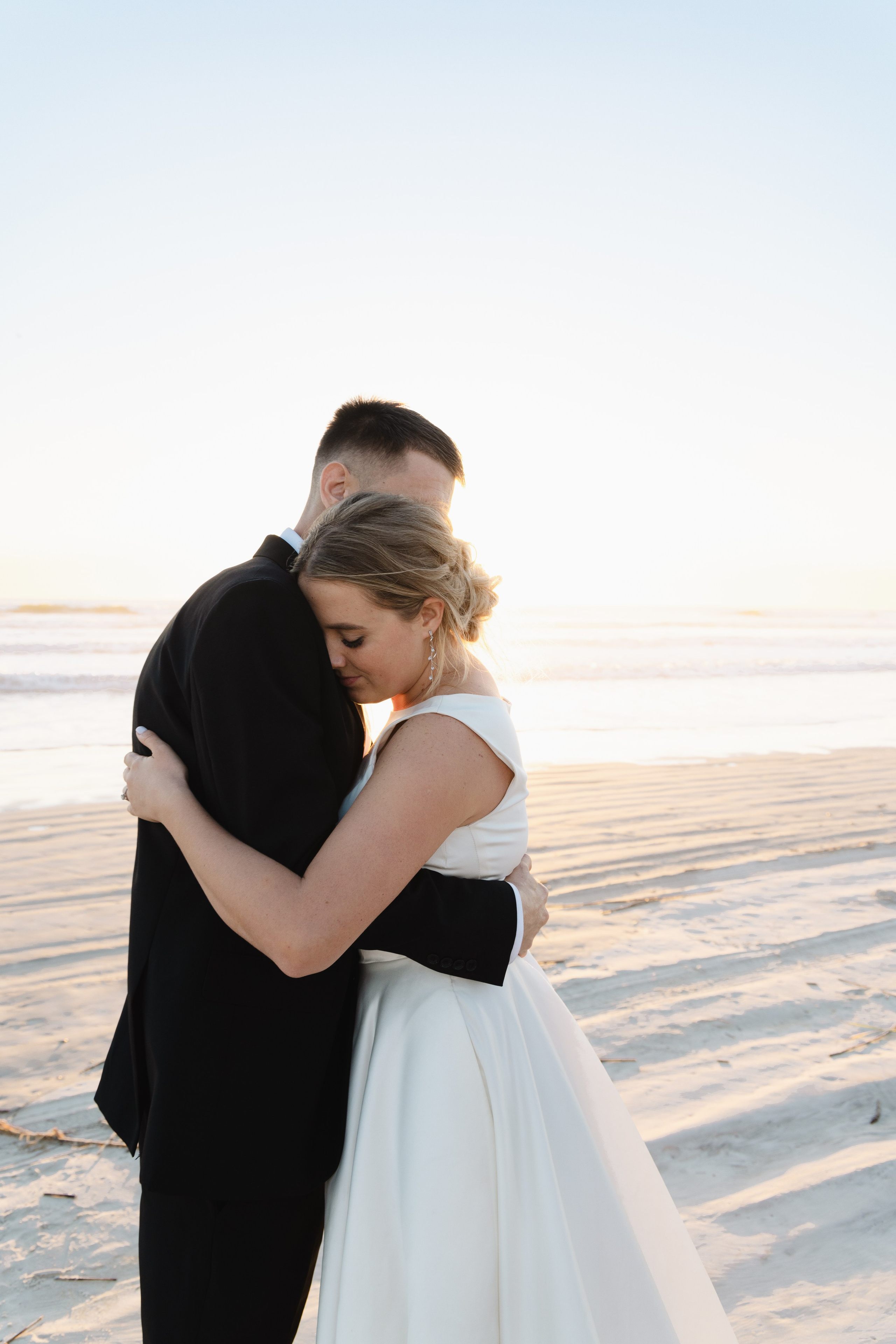 Wedding photography. Eikanmedia | Photographer and videographer capturing weddings, families, engagements, pregnancy & newborns | Vancouver, WA | USA