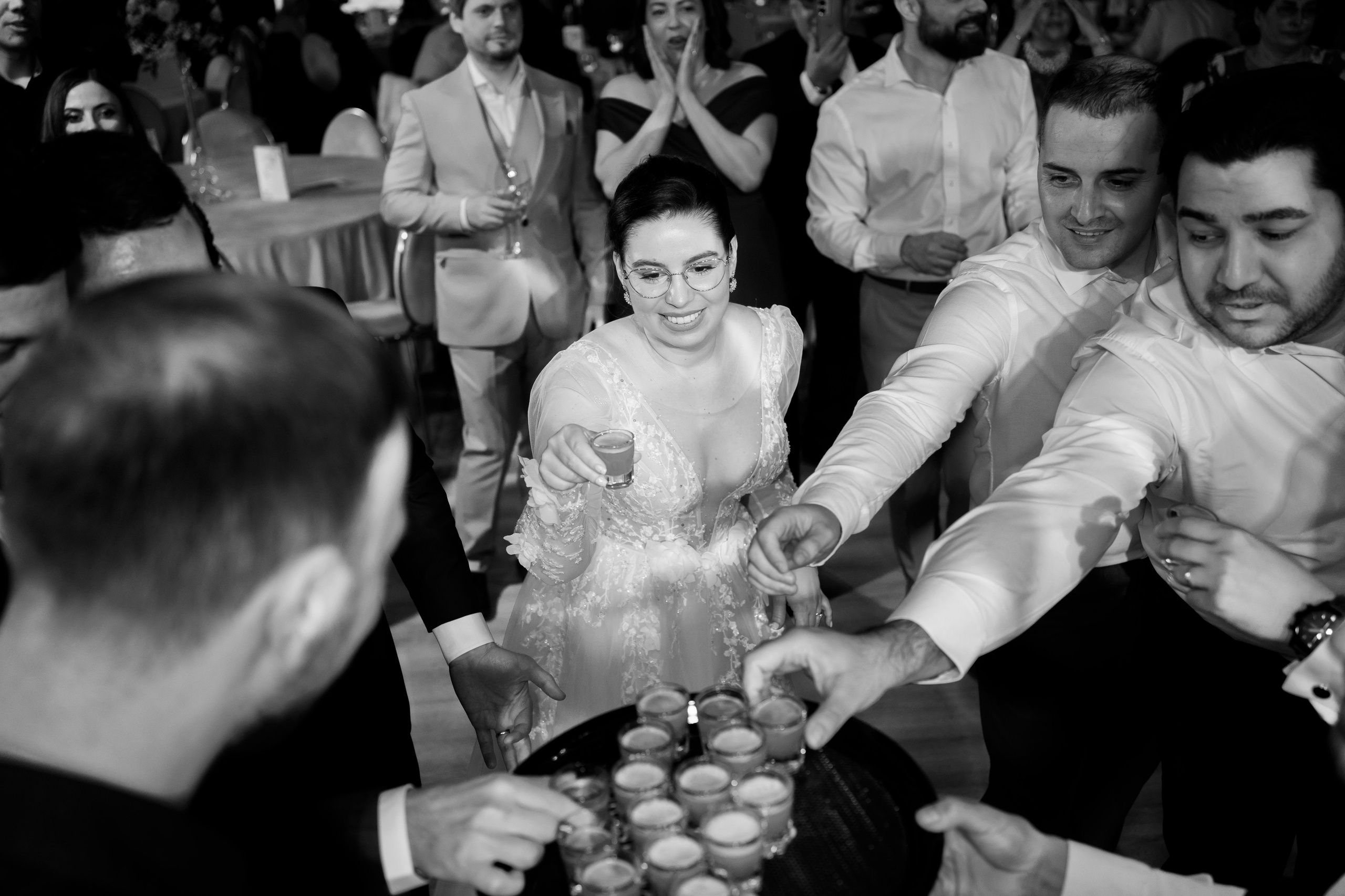 PARTY. Gabriel Florea — Fotograf nuntă București