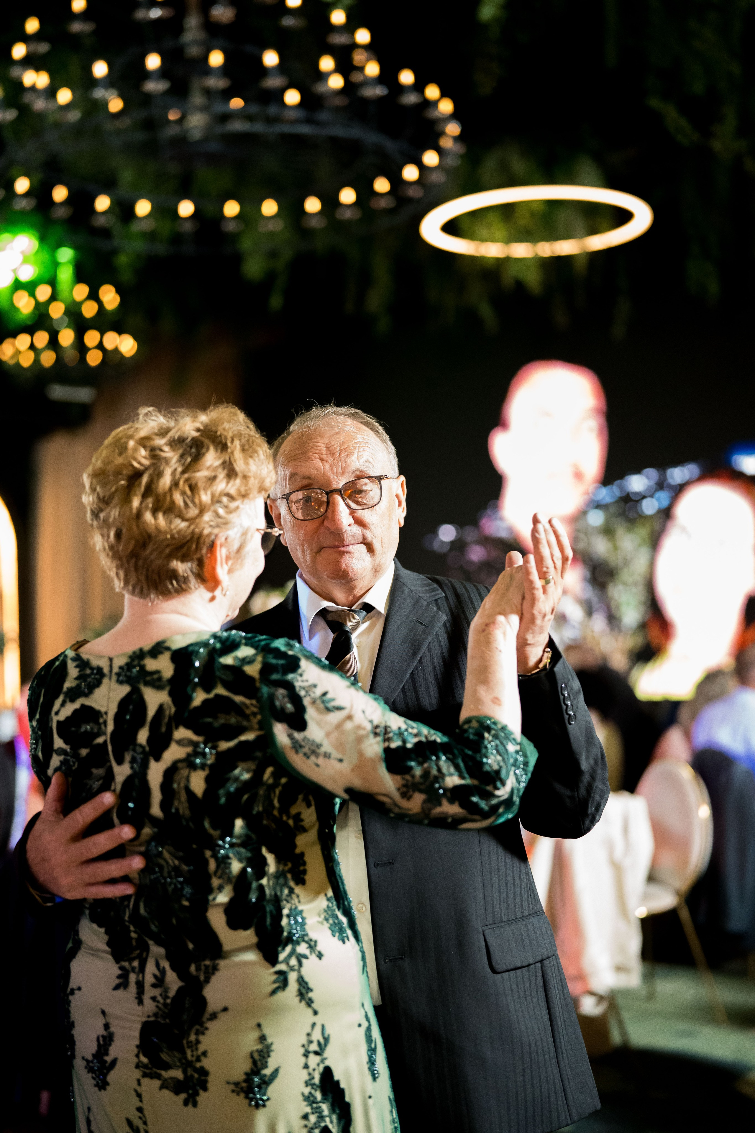 PARTY. Gabriel Florea — Fotograf nuntă București