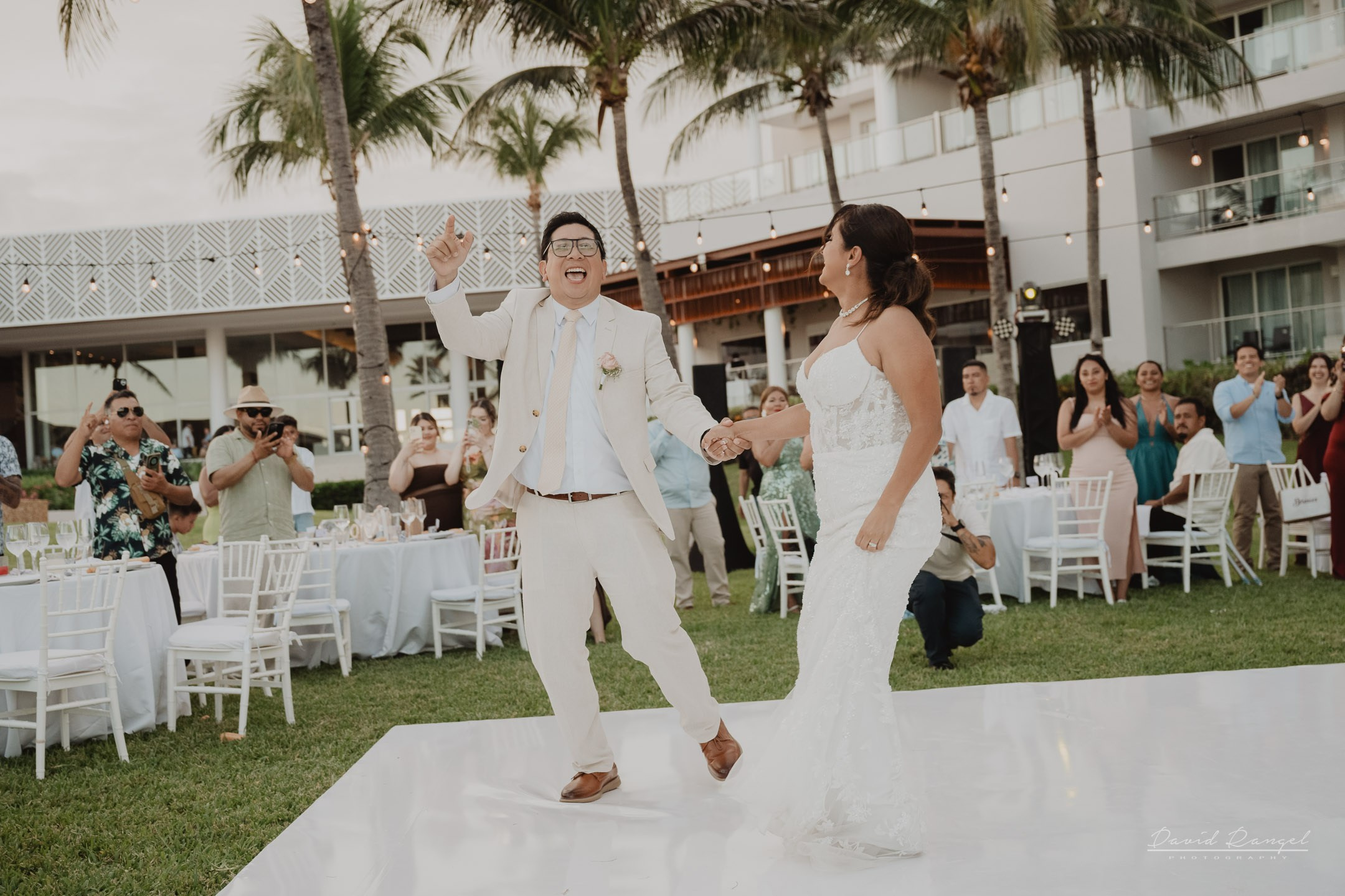 Destination Wedding in the Riviera Maya. Destination wedding photographer based in Cancun and Riviera Maya with service worldwide