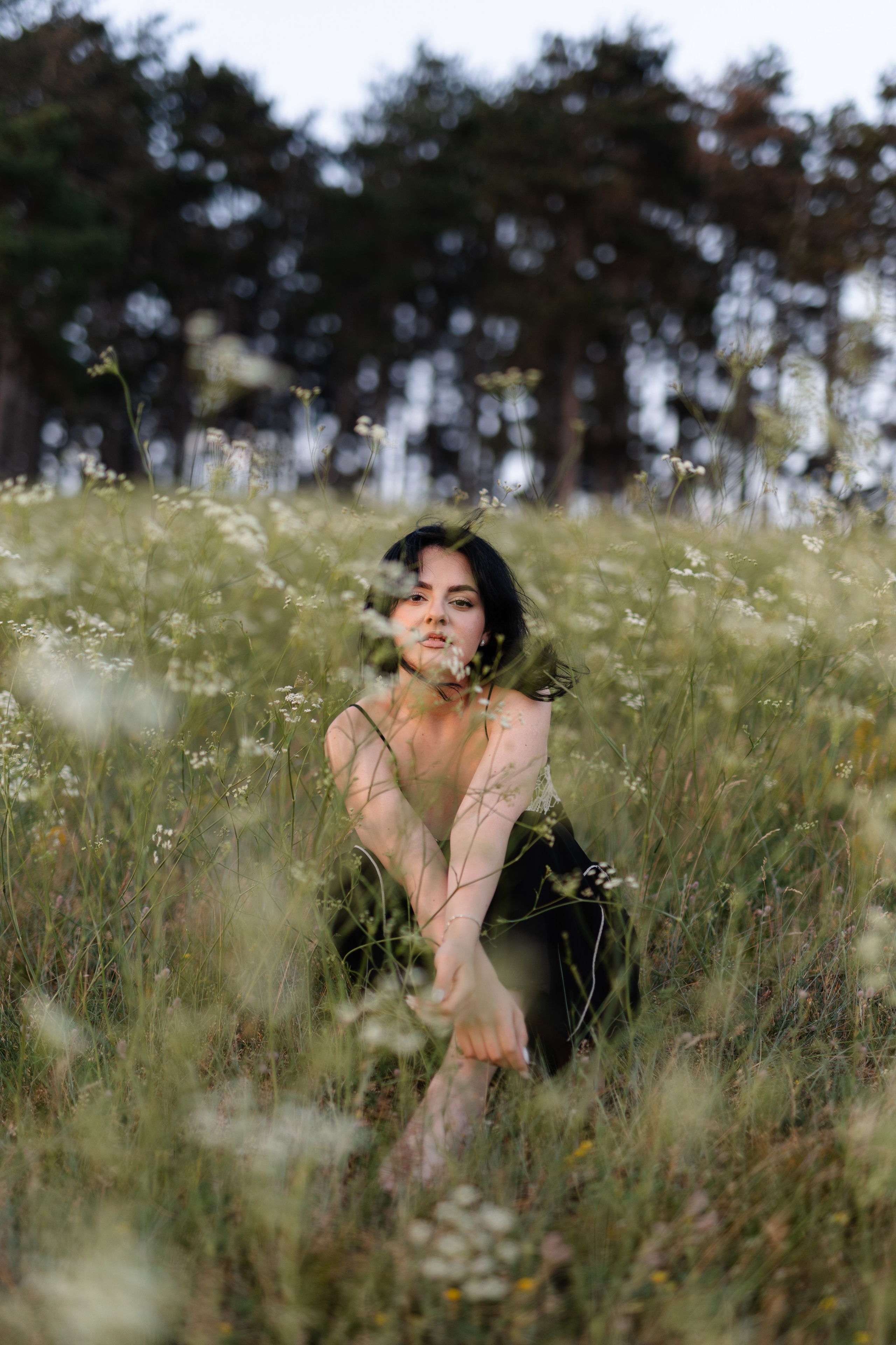 Laura — Portrait. Main