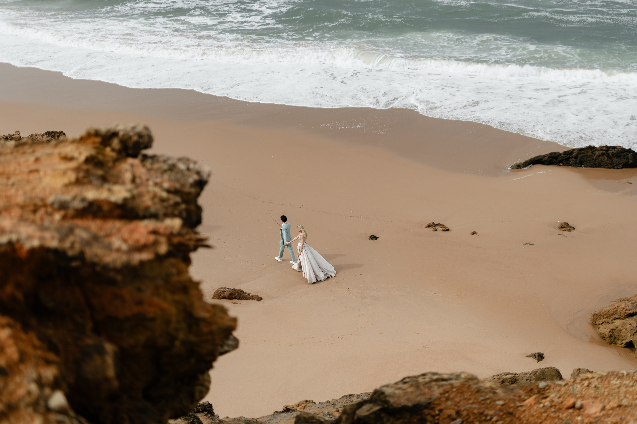 Vivien & Razvan. Main