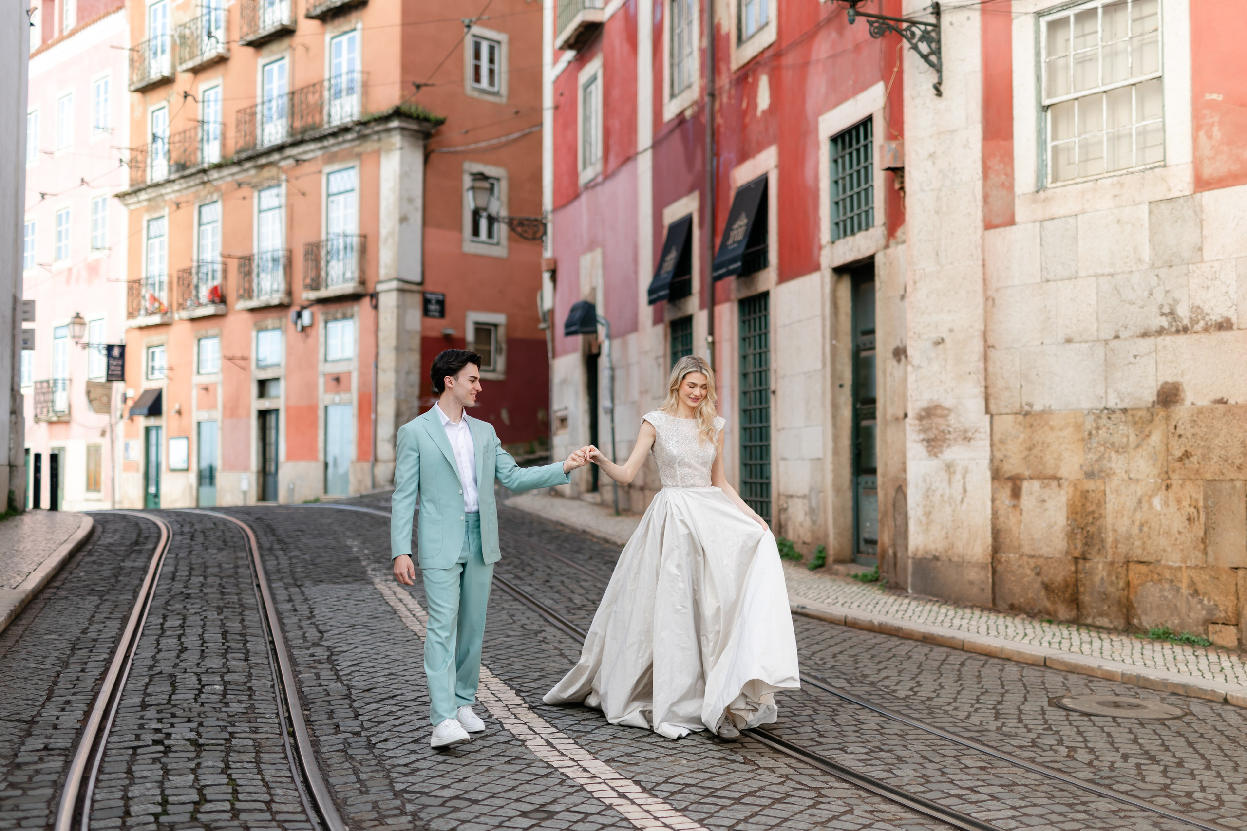 Vivien & Razvan. Main