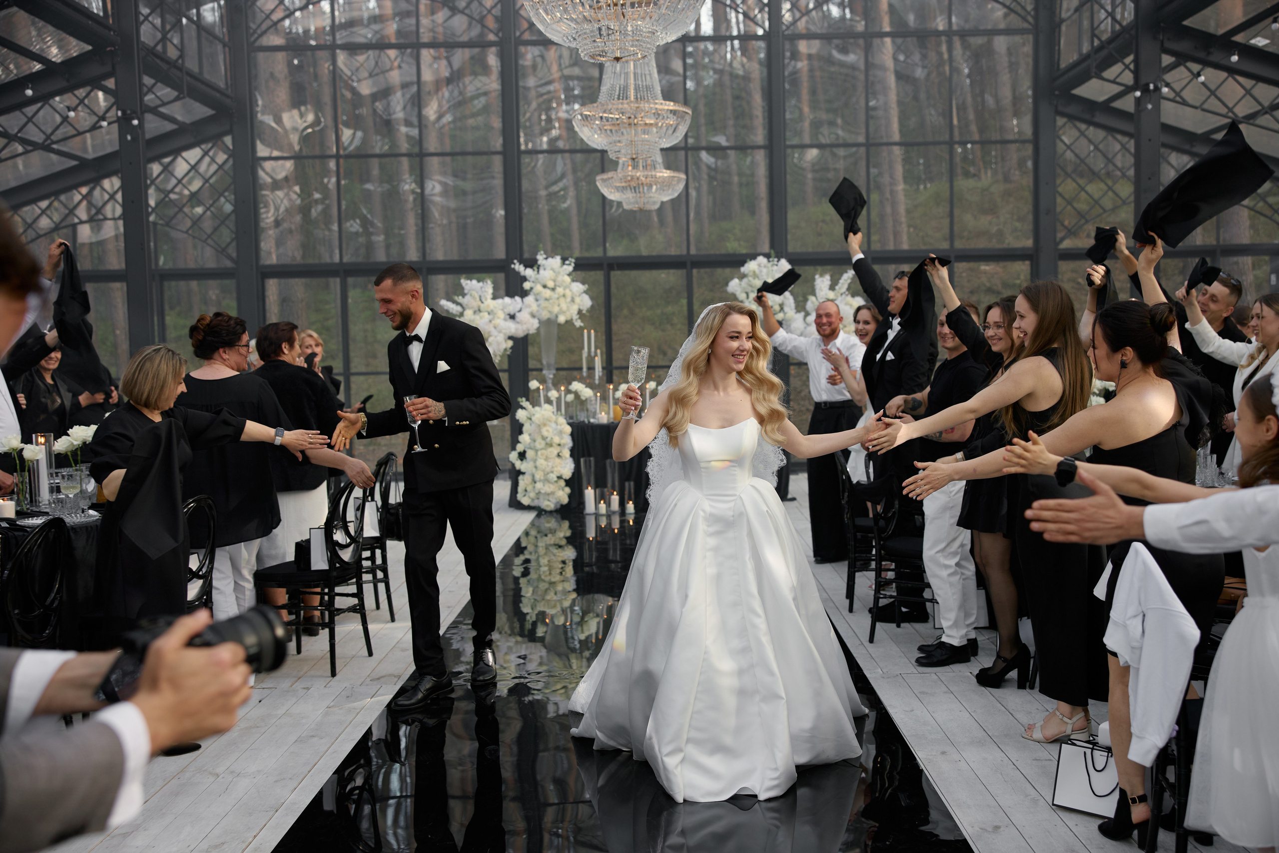 Natalia & Roman. Dworek przy lesie. Fotograf ślubny i rodzinny w Krakowie Yana Klymova