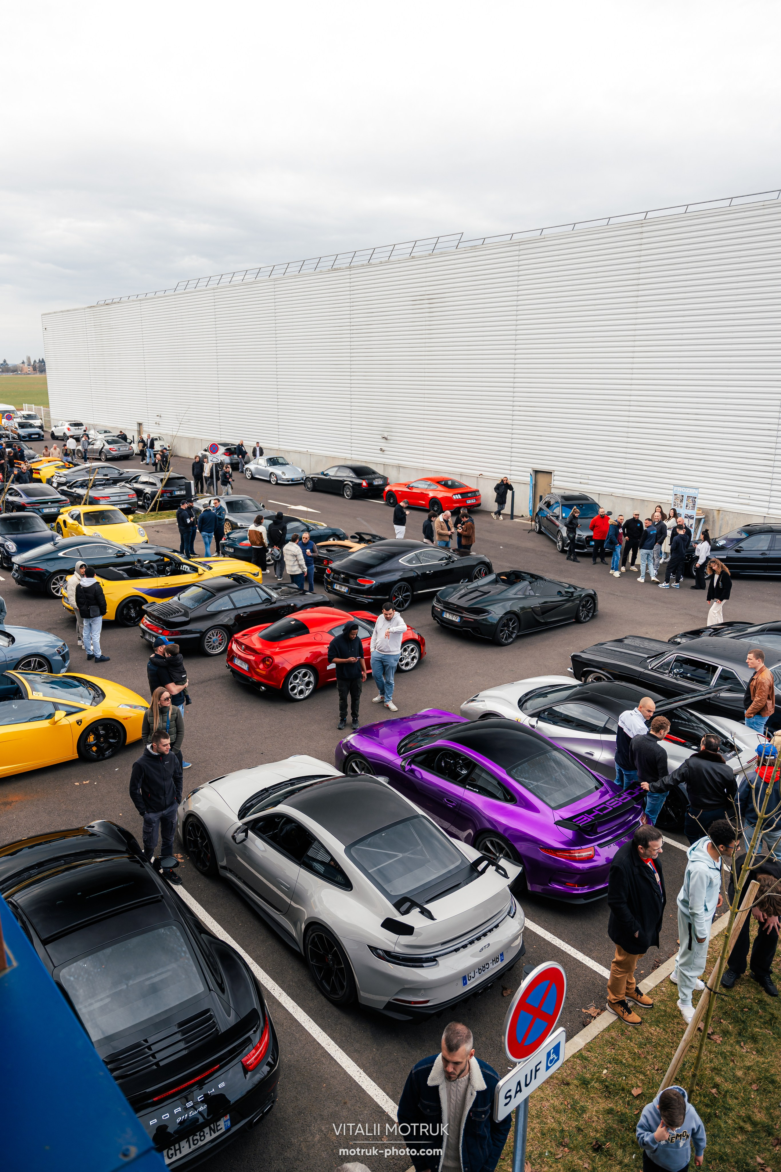 Cars and Coffee 9 mars — BEMA. Photographe de voitures à Paris — Vitalii Motruk