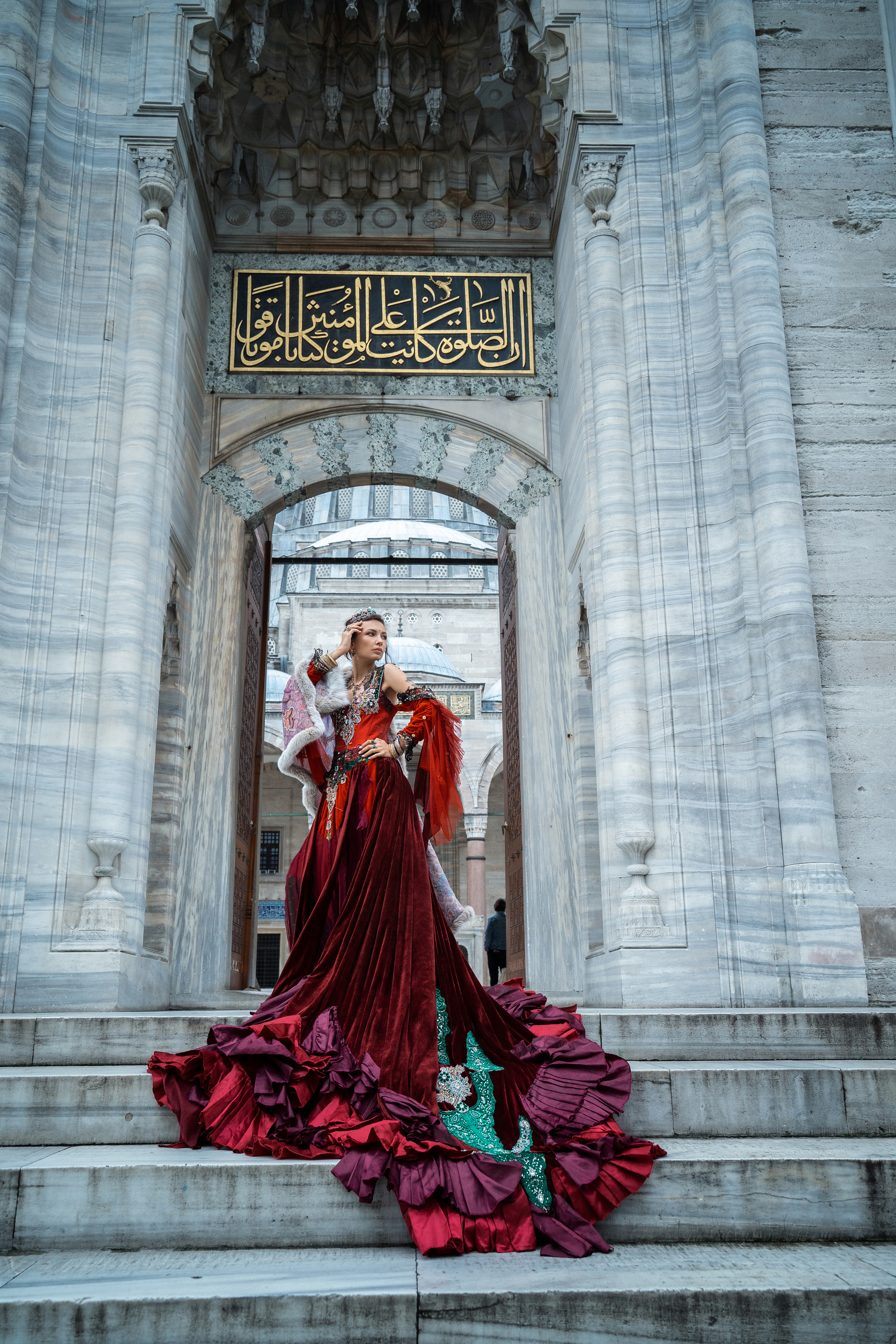 Фотосессии в Стамбуле в стиле «Великолепный век». Wedding, family and lifestyle photographer Anatoly. Photo sessions on rooftops with seagulls. Istanbul