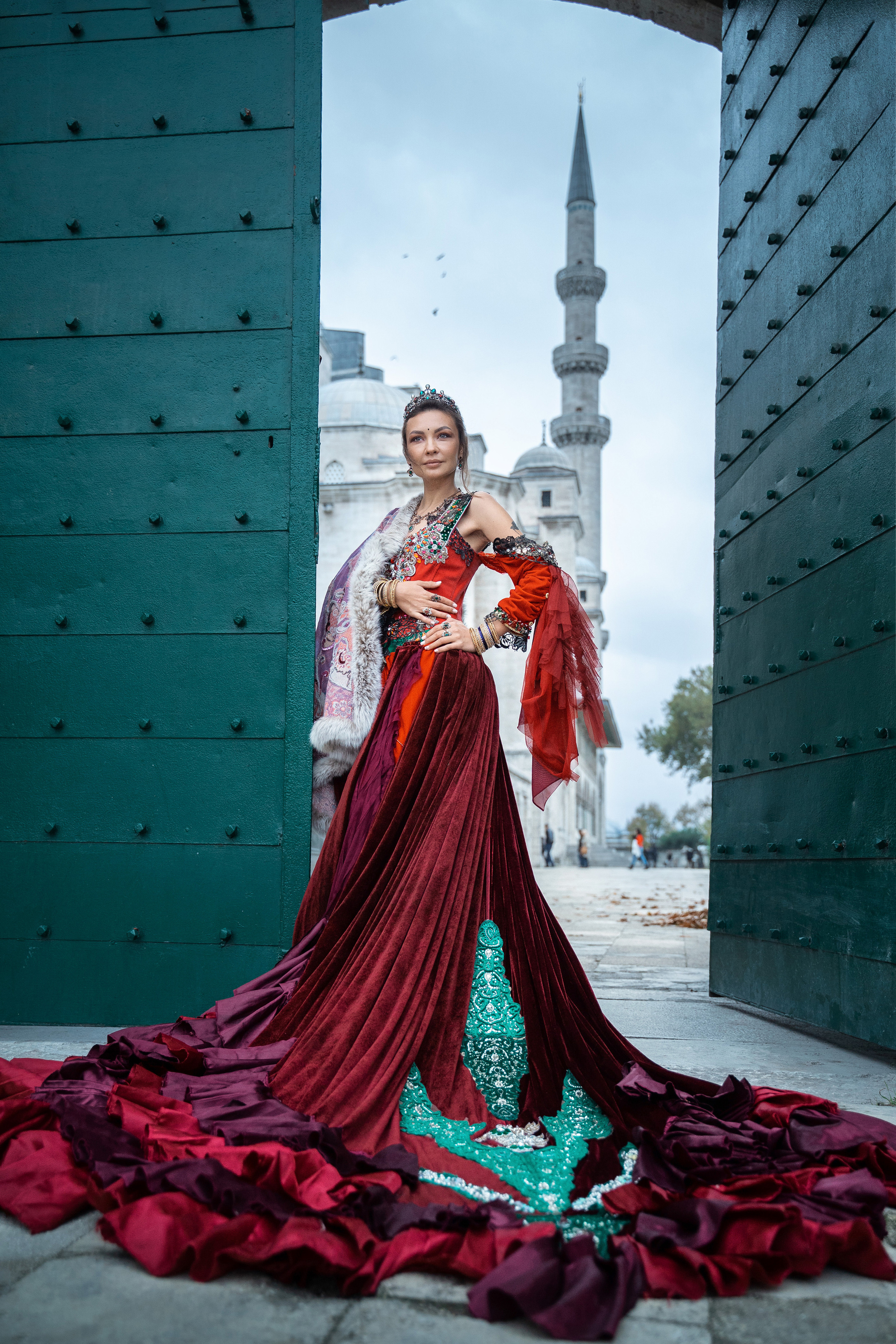 Фотосессии в Стамбуле в стиле «Великолепный век». Wedding, family and lifestyle photographer Anatoly. Photo sessions on rooftops with seagulls. Istanbul