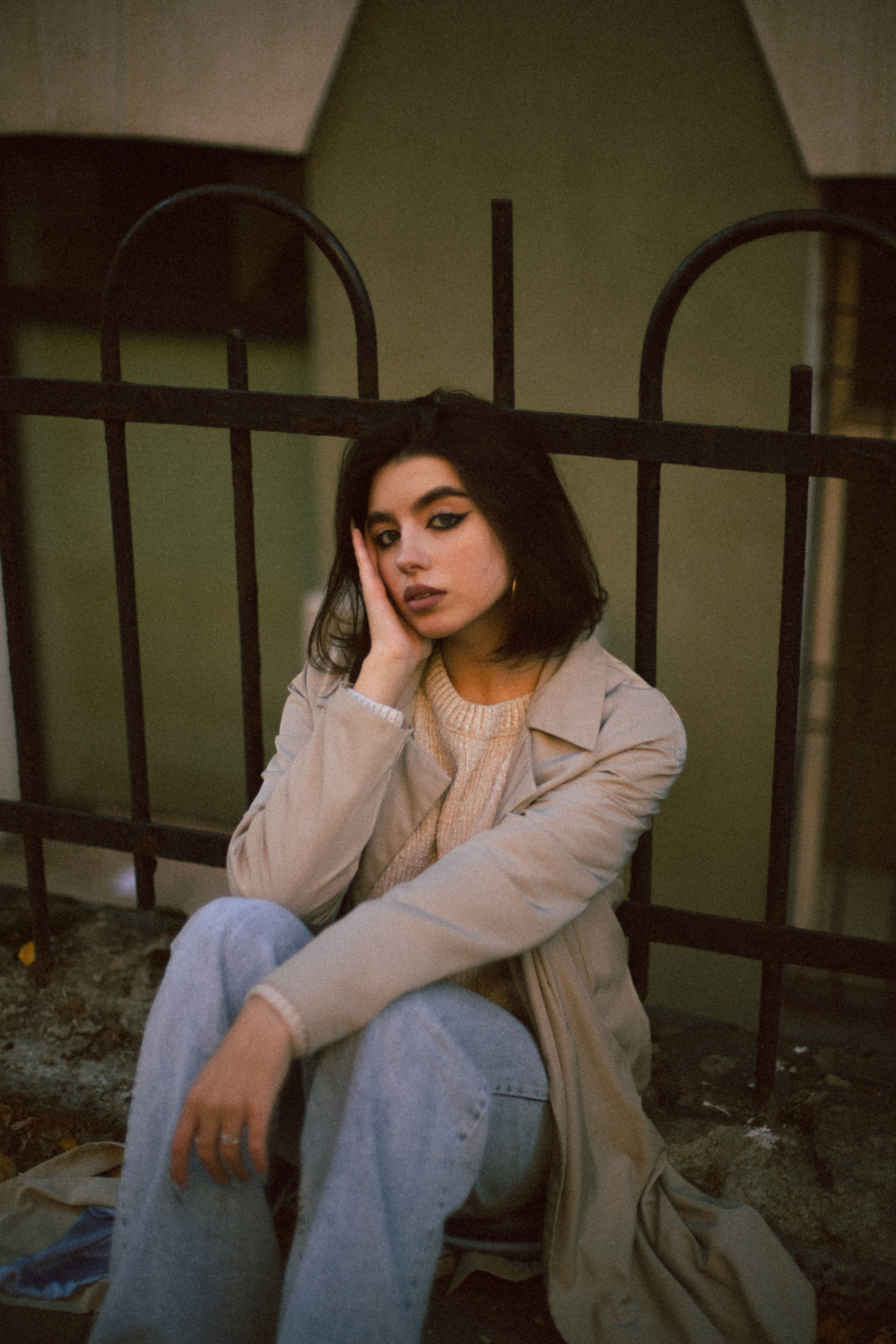 Her eyes. Обо мне