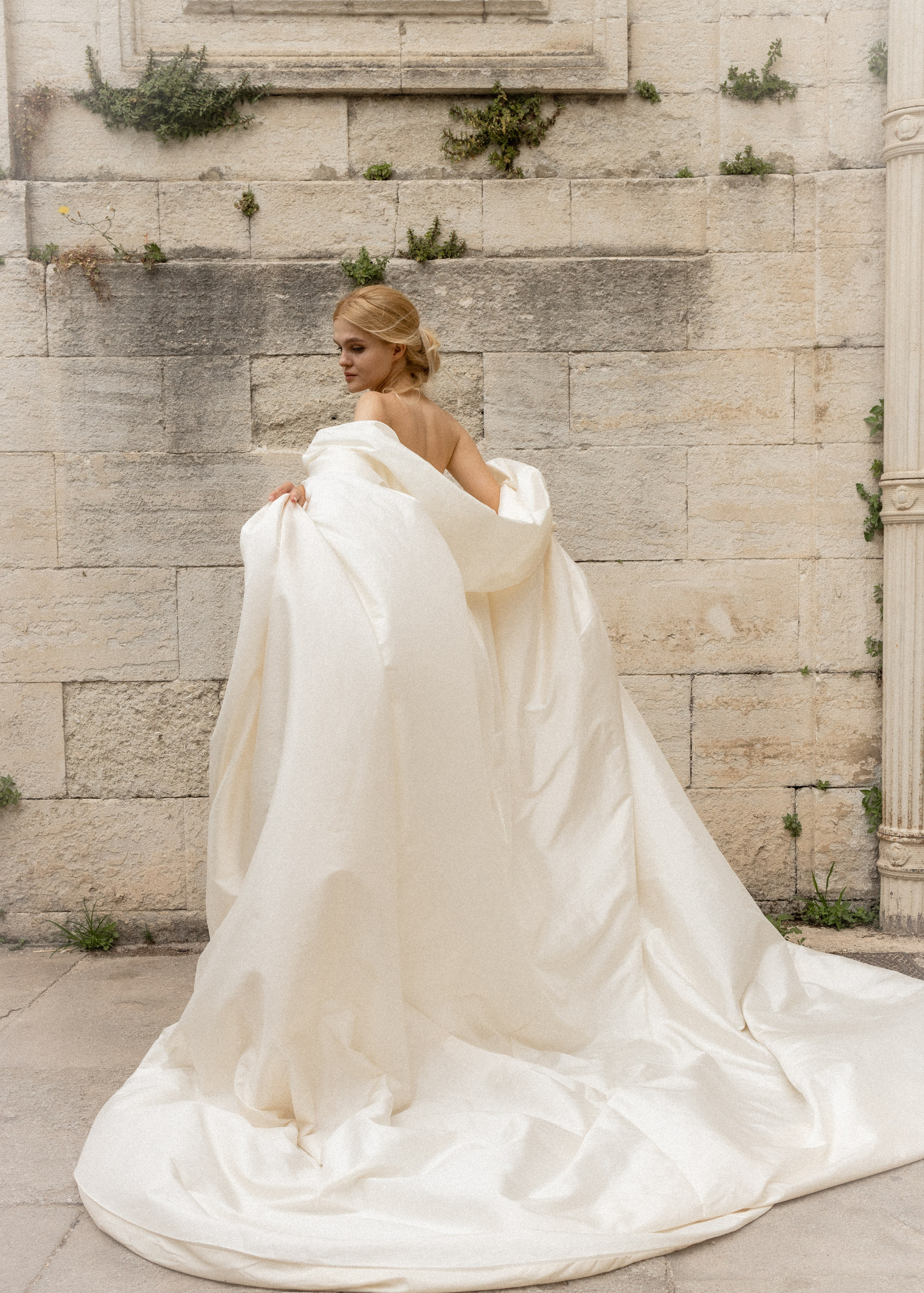 Nouveaux mariés. Histoires d’amour, séances photos de famille et de mariage en France