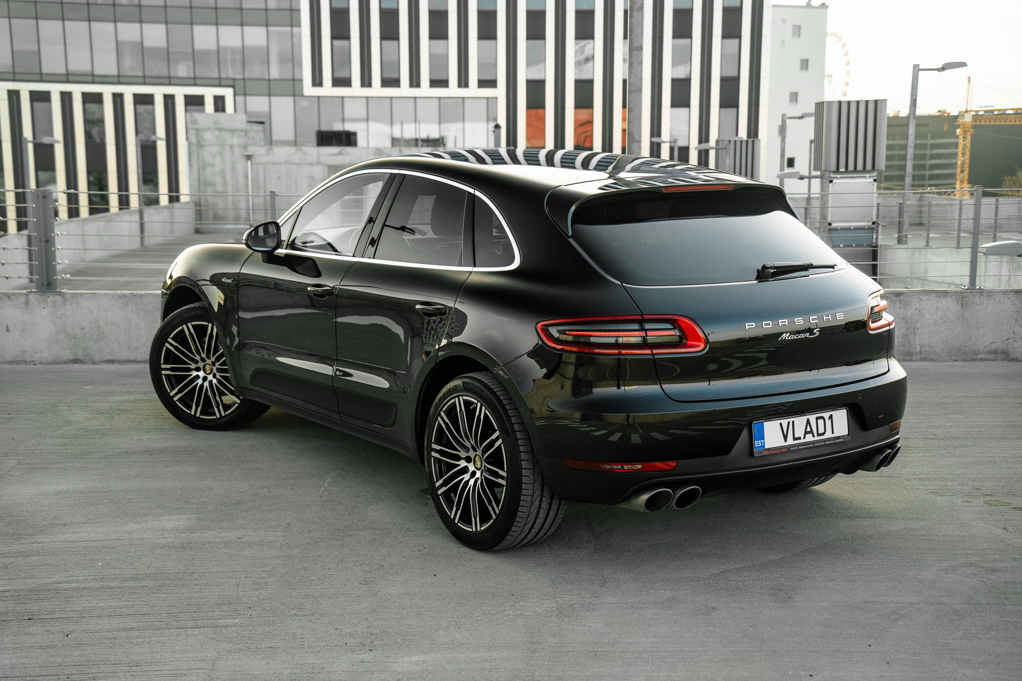 PORSCHE macan. LOHA VISUALS — AUTOMOTIVE PHOTOGRAPHY