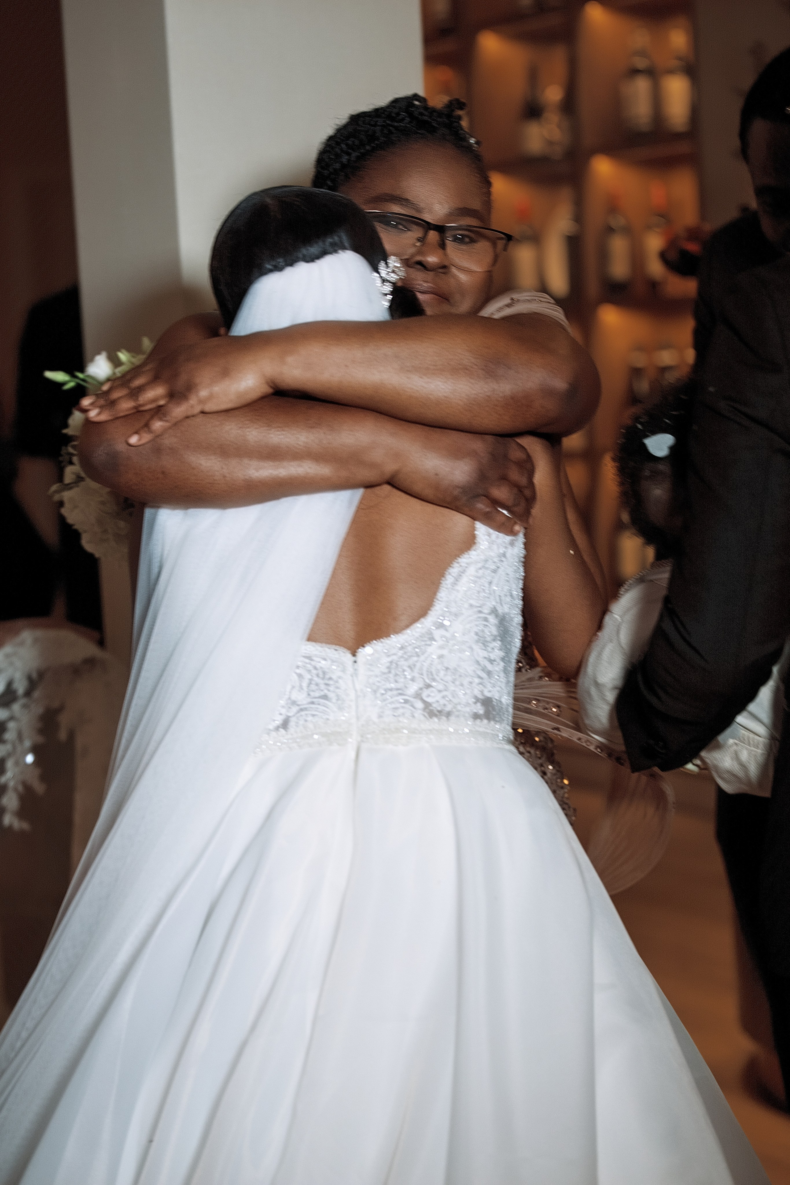 Nawik e Ethson. Fazemos o seu casamento ser lembrado por gerações