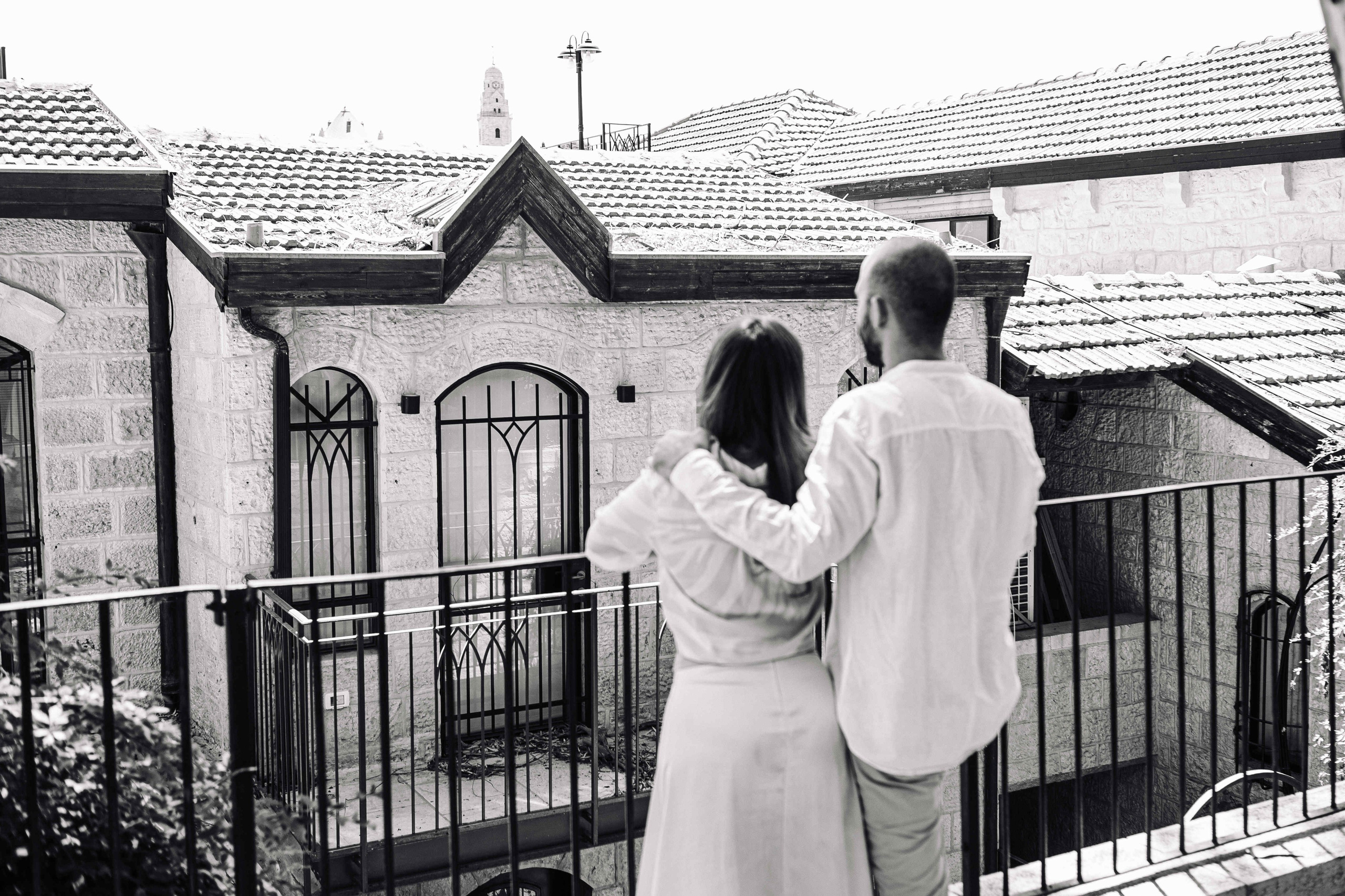 A MONTH AFTER THE WEDDING (morning). PHOTOGRAPHER IN ISRAEL