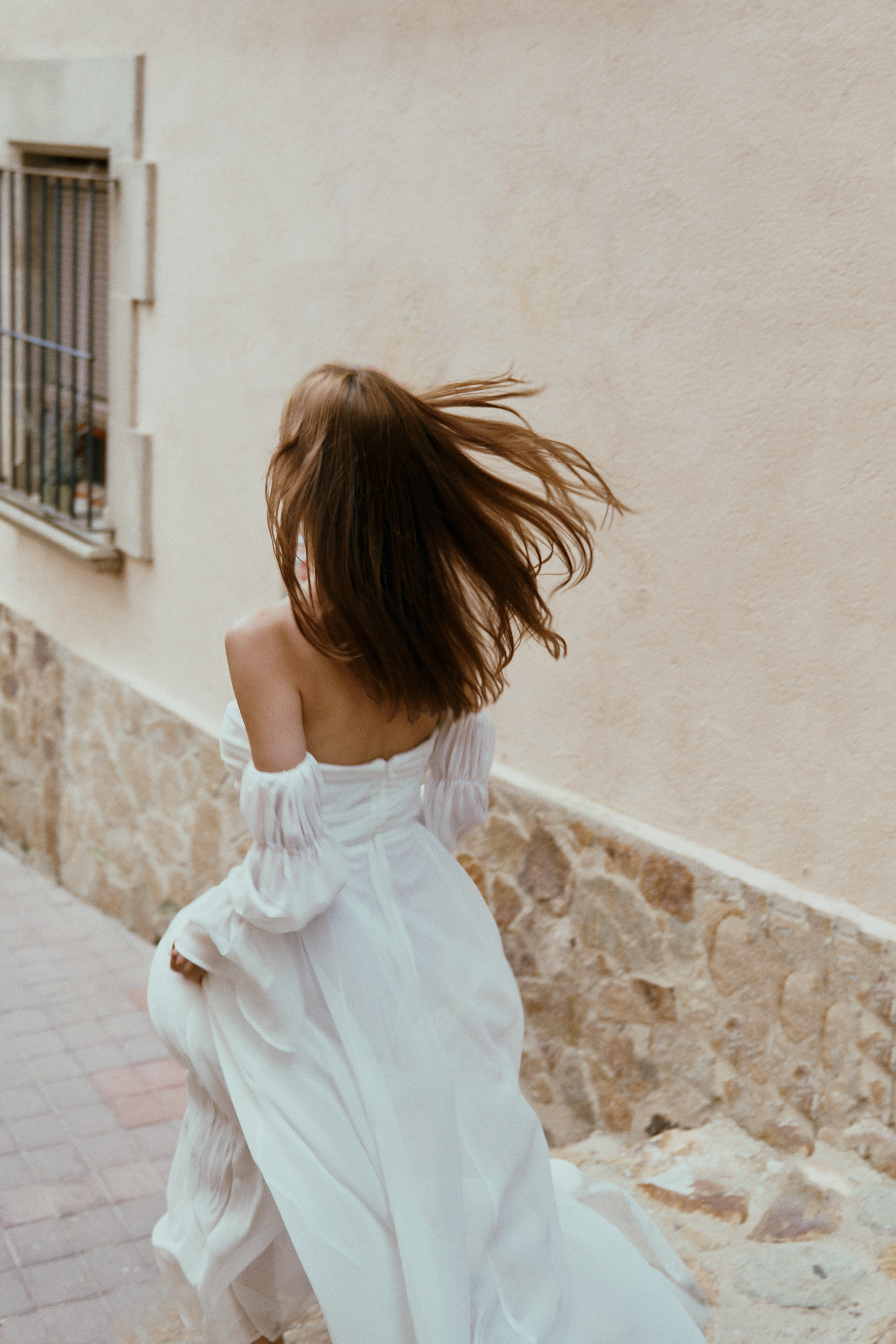 The runaway bride. Photographer in Barcelona Spain Zhanna Zakharchenko