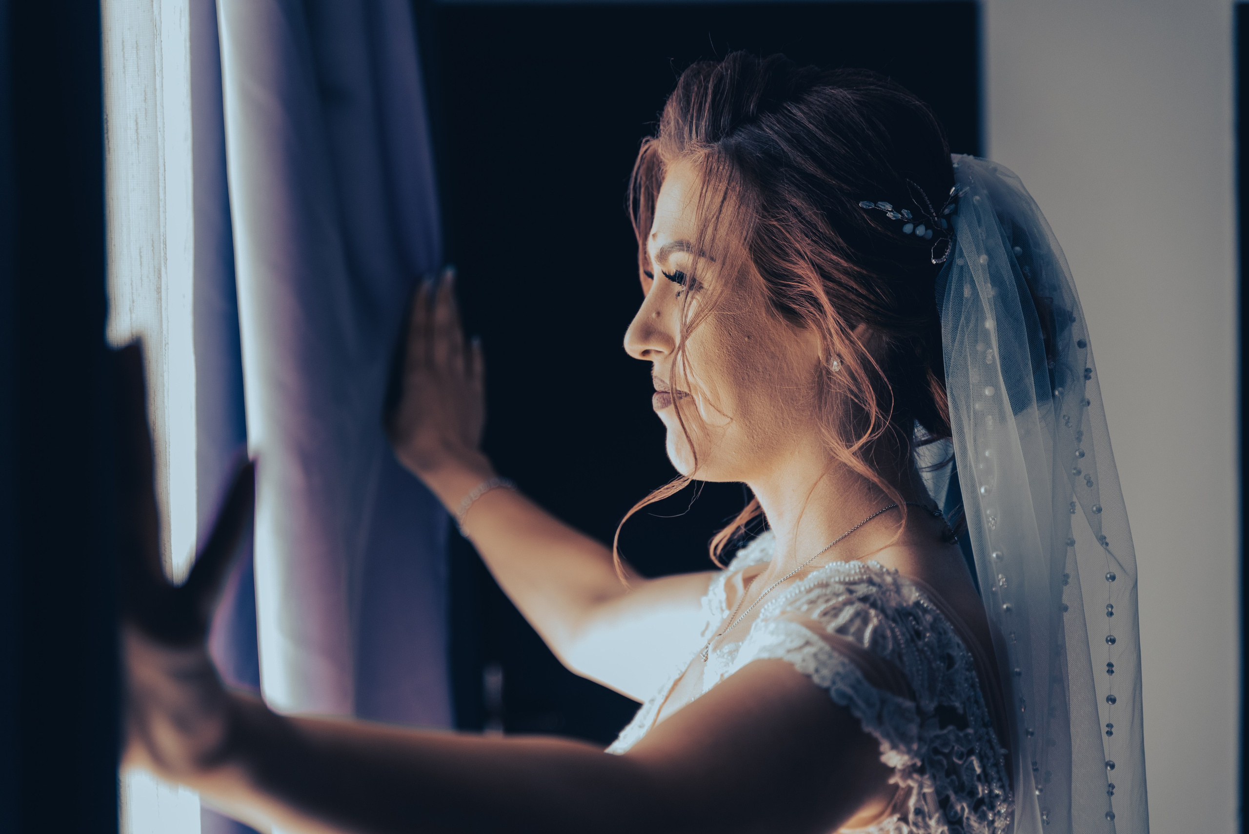 Bridal photo shoot, bridal window photos, portrait photographer, fashion photos, model photographer, bride and groom photos, bridal photos, wedding dress, professional wedding photography, outdoor wedding locations