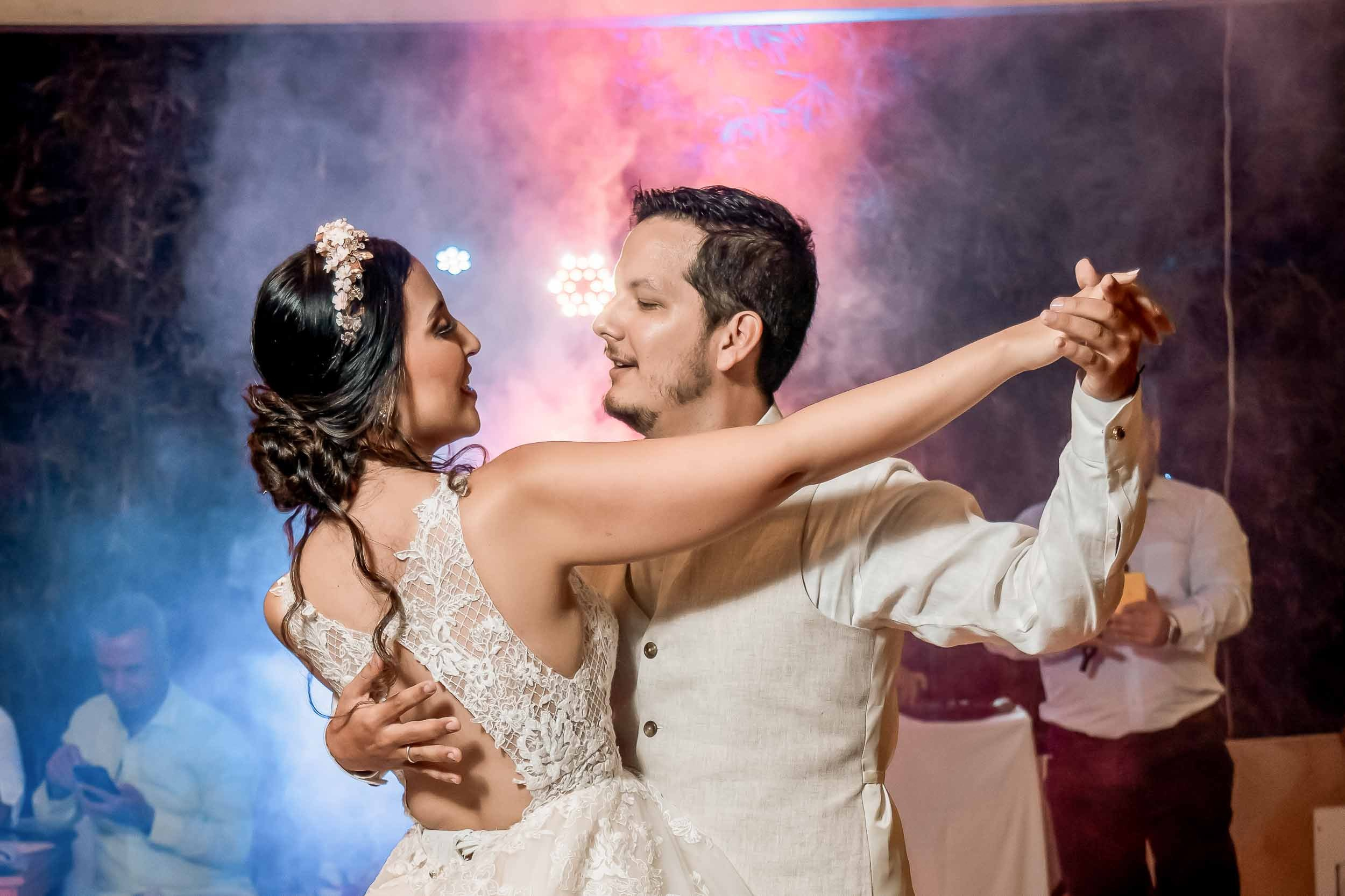 Boda en Cali. Hacienda Entre Rios - Daniela & Rodrigo. Karen Ortiz Photography / Fotógrafo profesional en Cali - Colombia