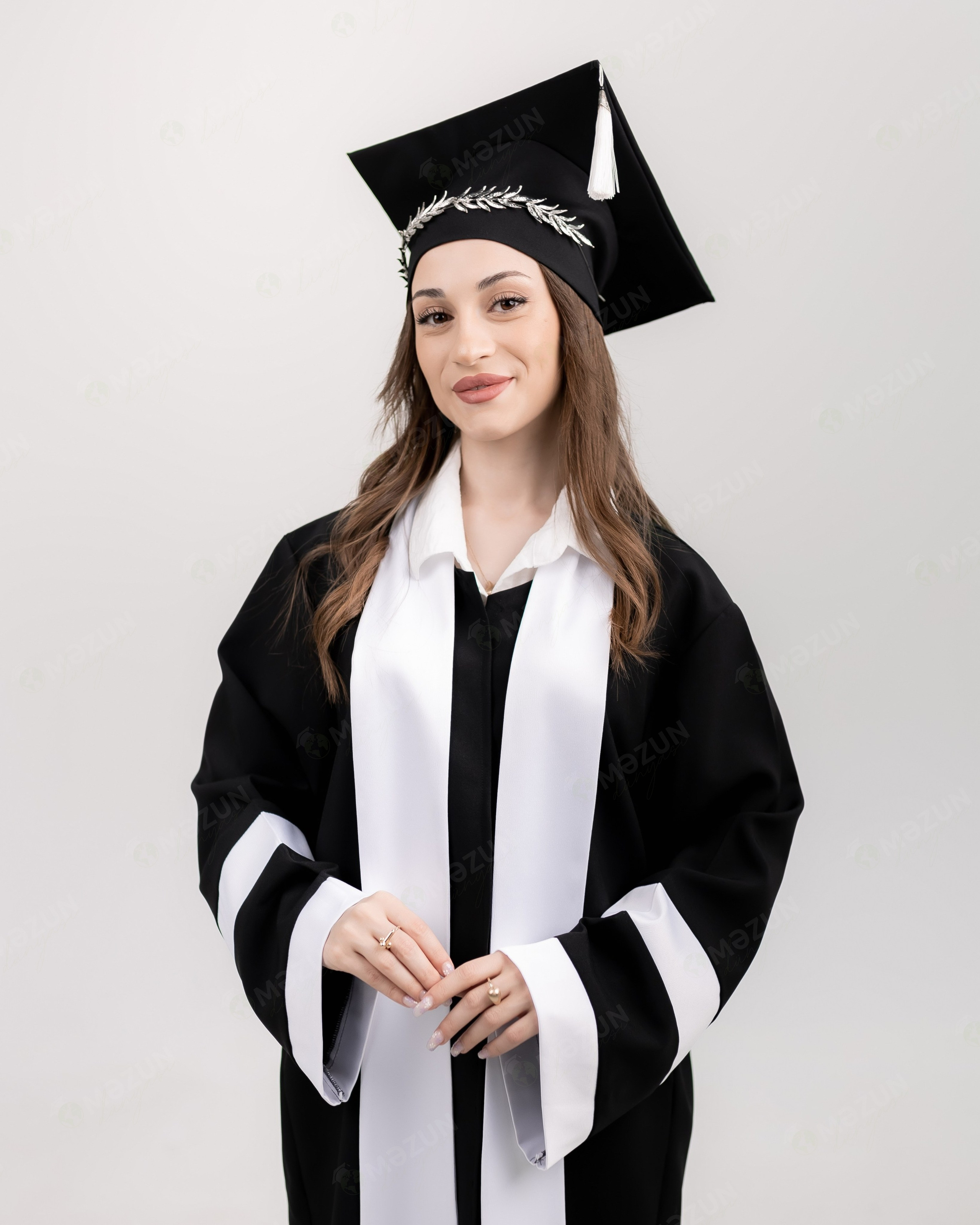 Qara İki Xətt. Məzun geyimləri və akssesuarları