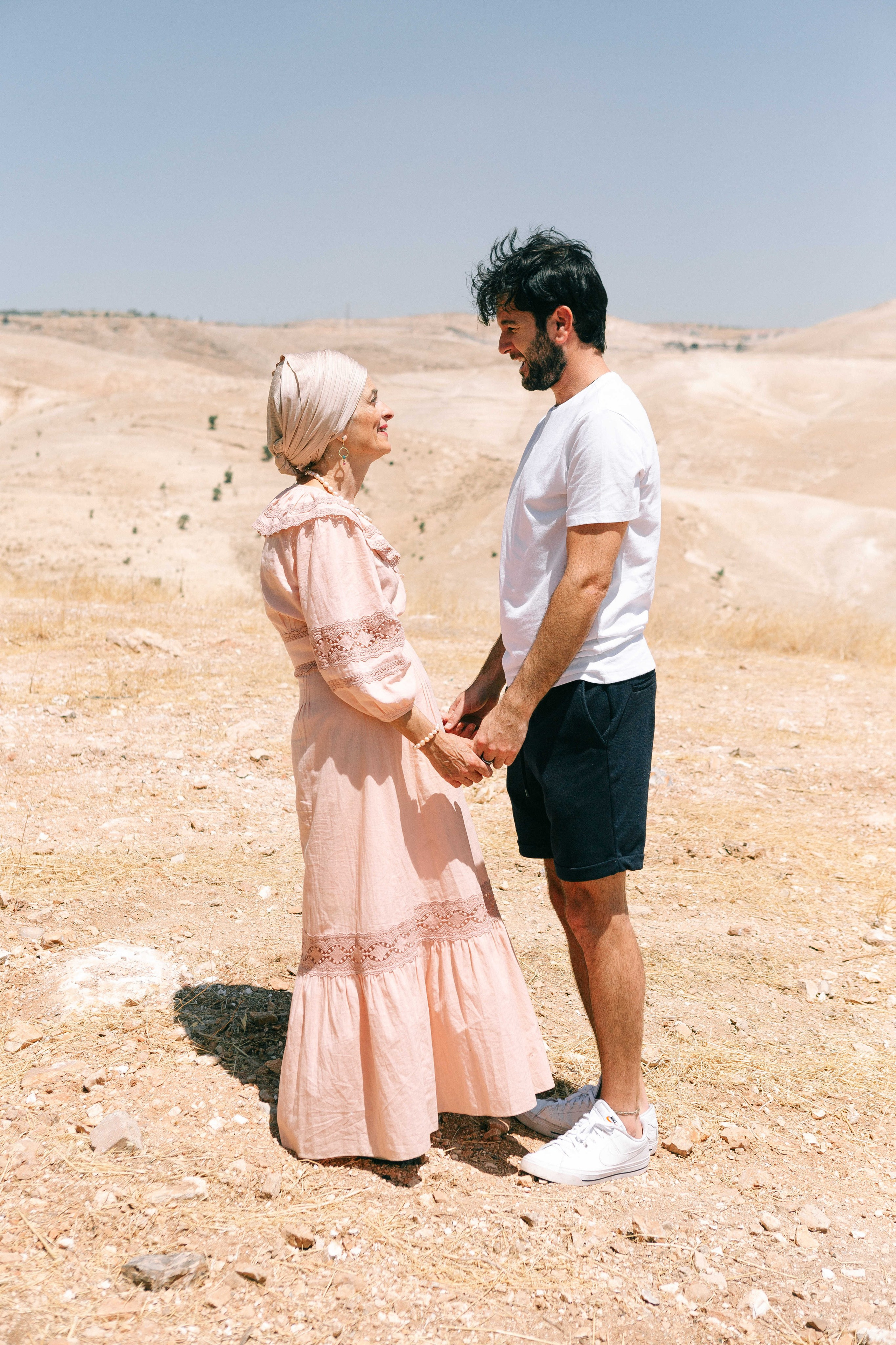 MAALE ADUMIM, HOME PHOTO SESSION + DESERT. Https://shi-photo.com/