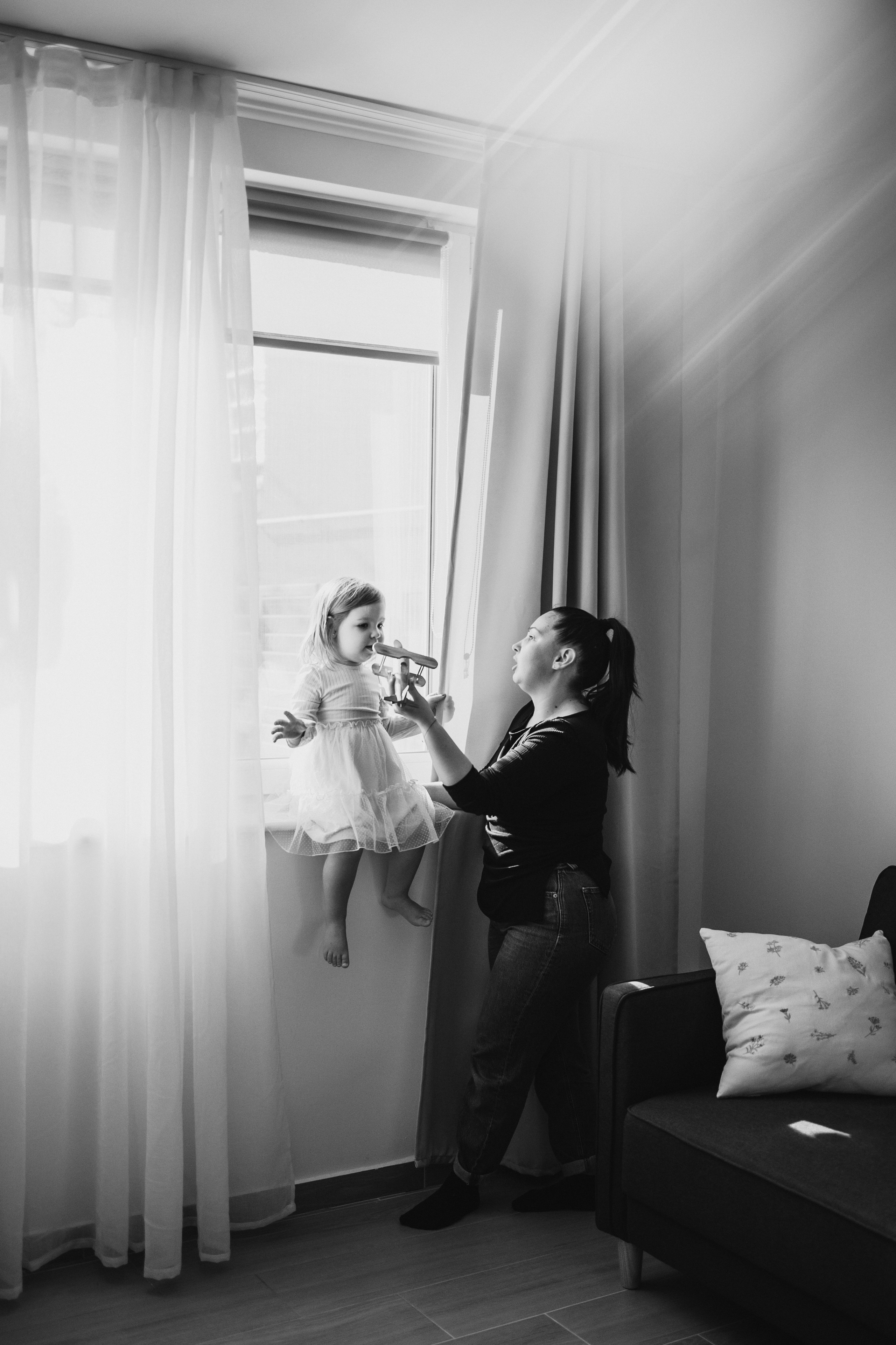 Ședințe foto de familie în Oradea realizate de Katsiaryna Ciortan. Fotograf de familie în Oradea Katsiaryna Ciortan