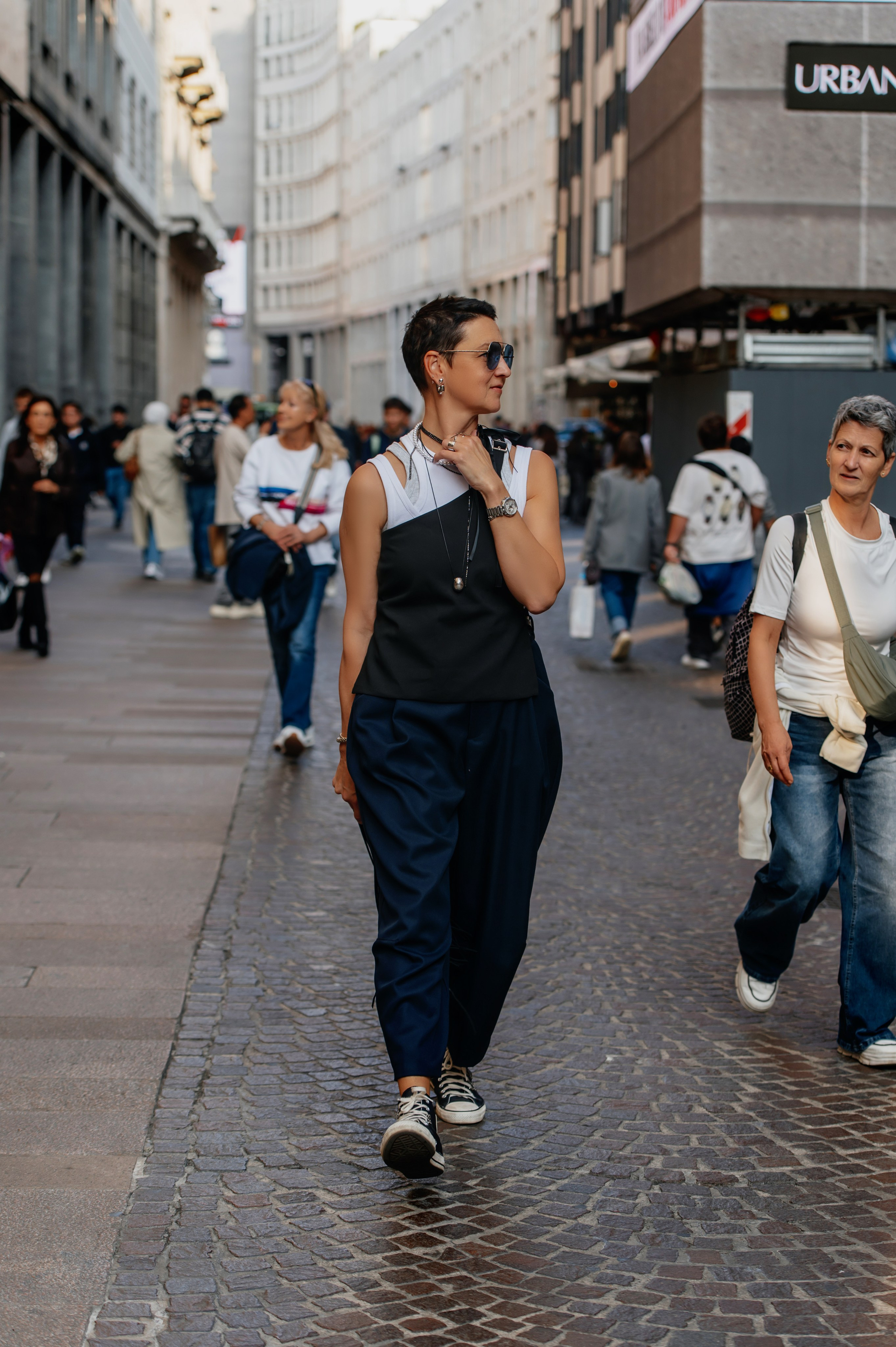 Milan, Autumn 🍂, Julia. Wedding photographer from Moldova Alexey Chipchiu