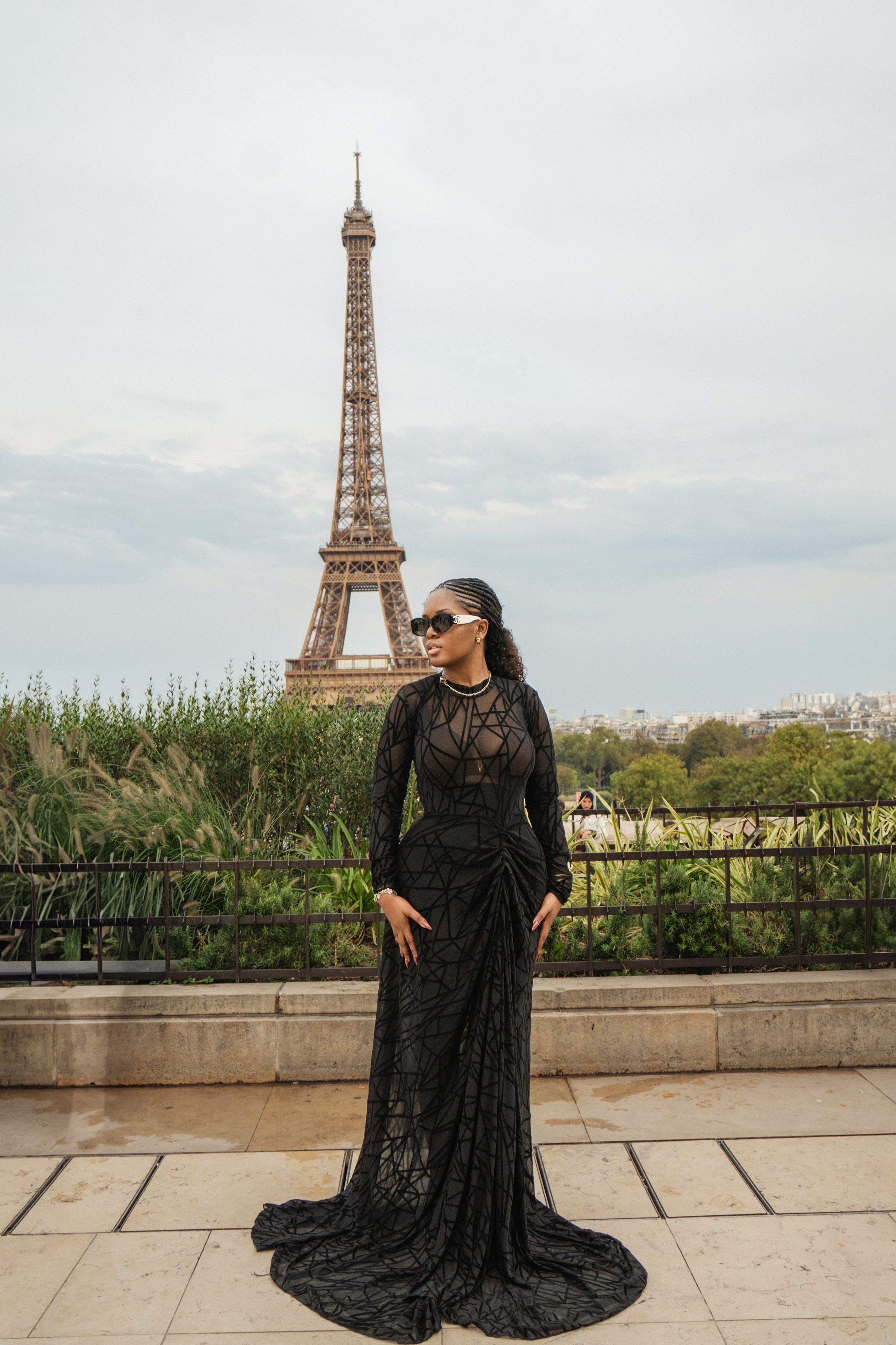 Juanita (1 hour). Photographer in Paris|Solo and groups, portraits & content, couples photo-shoot in Paris at the best locations