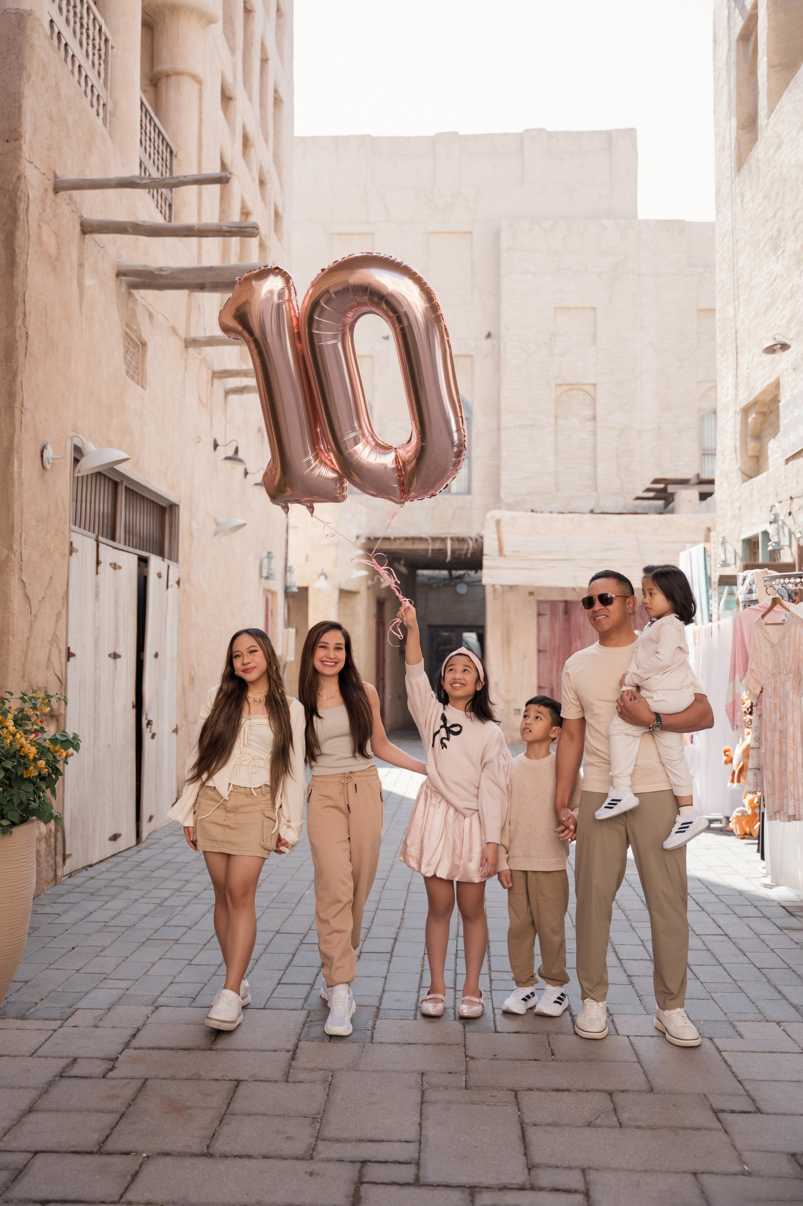 Happy 10 years in Old Town. Angela Iakovleva — Family Photographer in Dubai